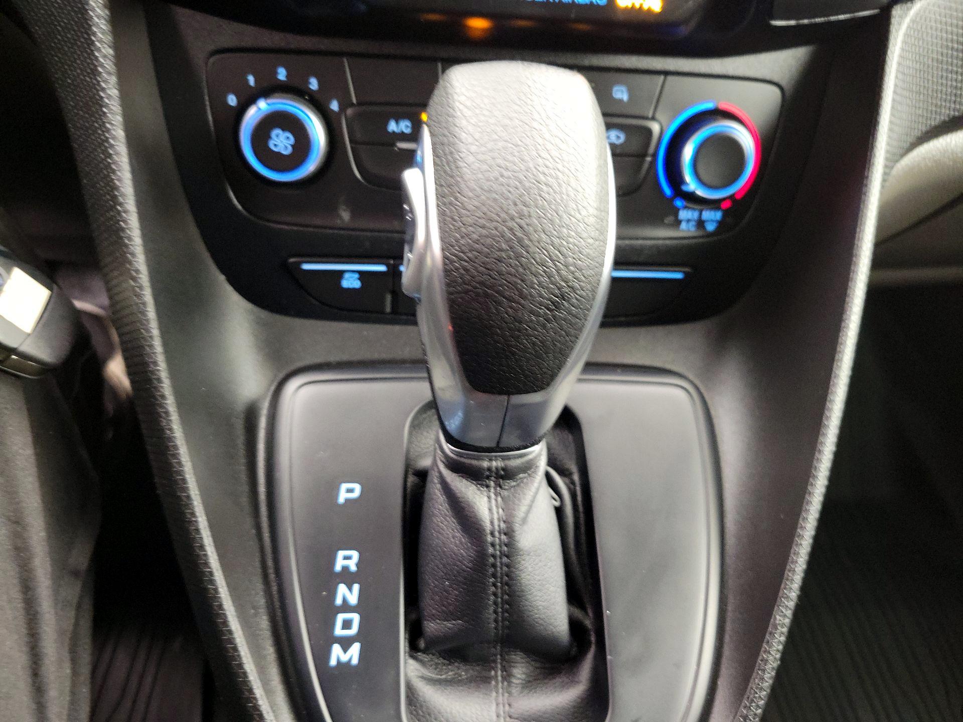 Thumbnail: 2019 Ford Transit Series - 17