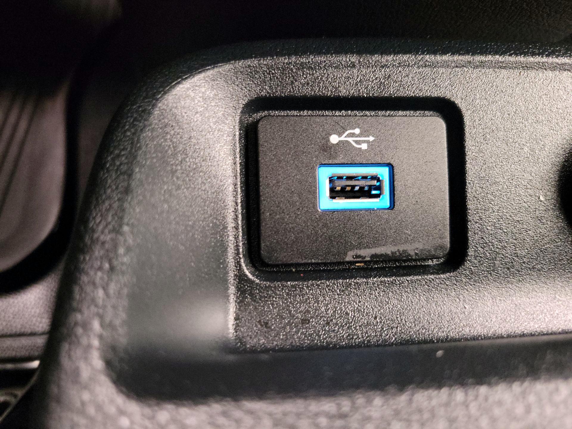 Thumbnail: 2019 Ford Transit Series - 18