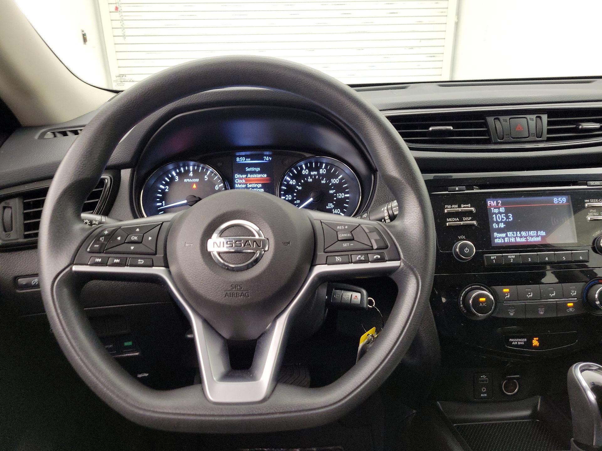Thumbnail: 2017 Nissan Rogue - 10