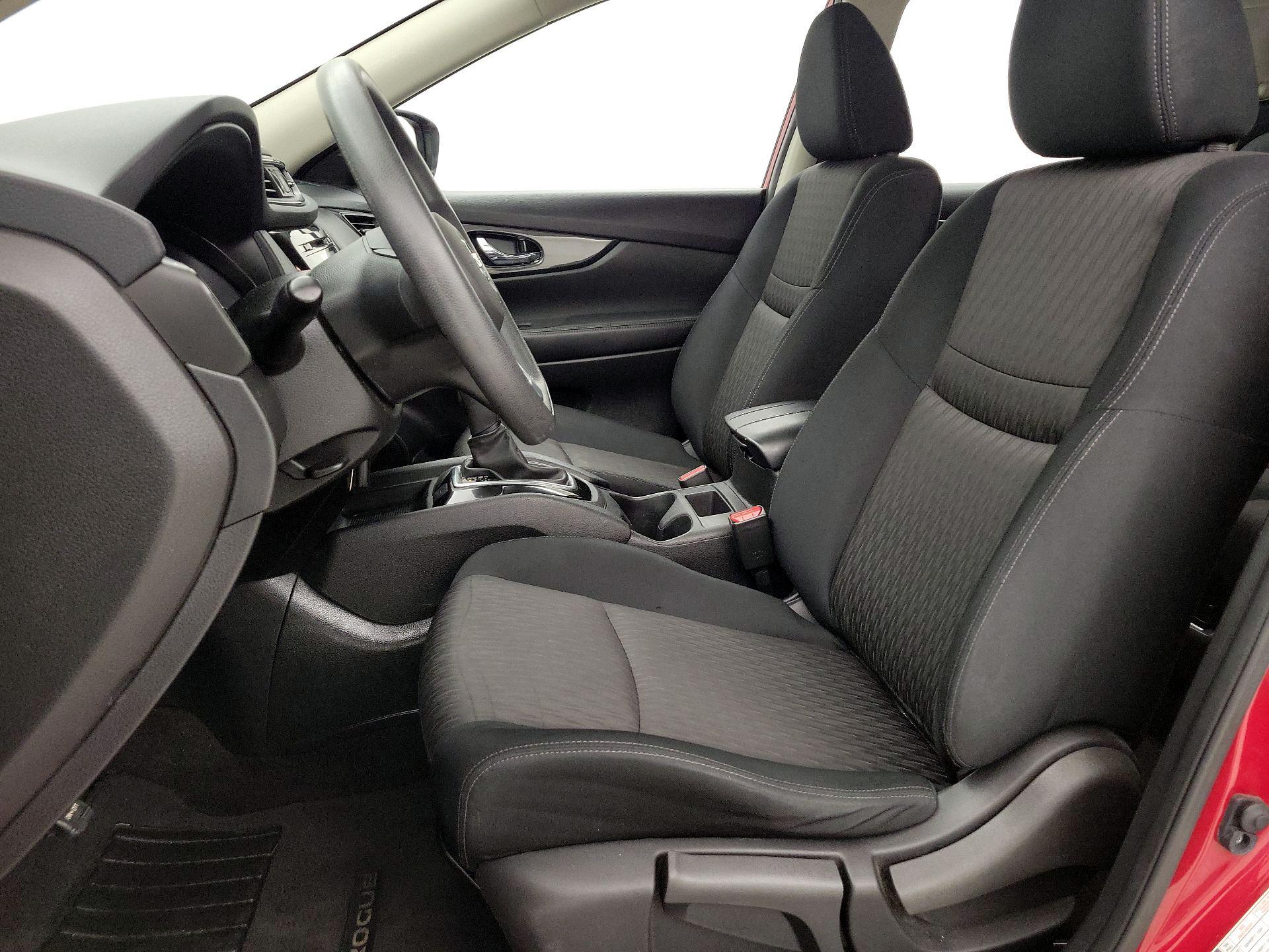 Thumbnail: 2017 Nissan Rogue - 11