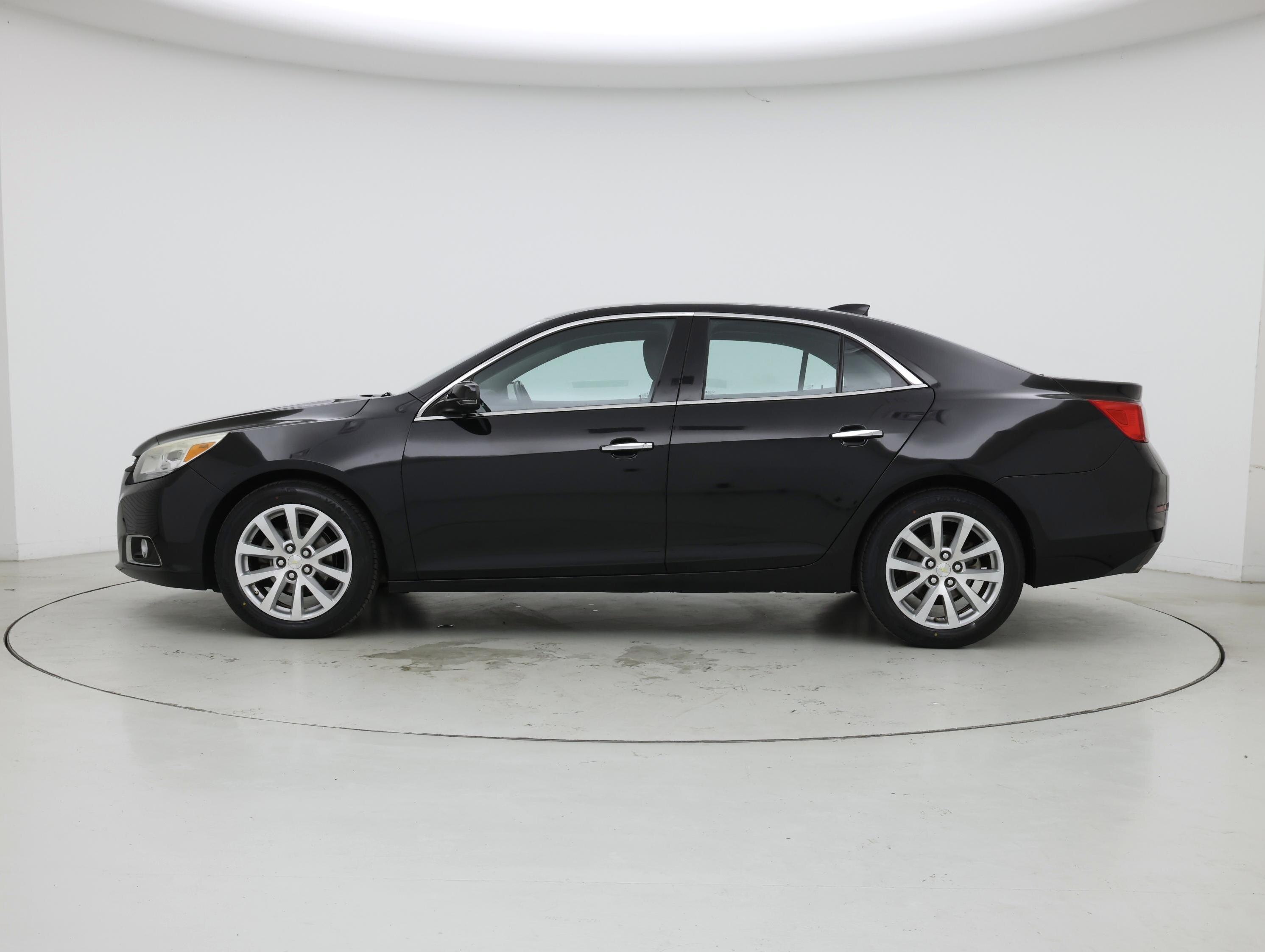 Thumbnail: 2016 Chevrolet Malibu - 3