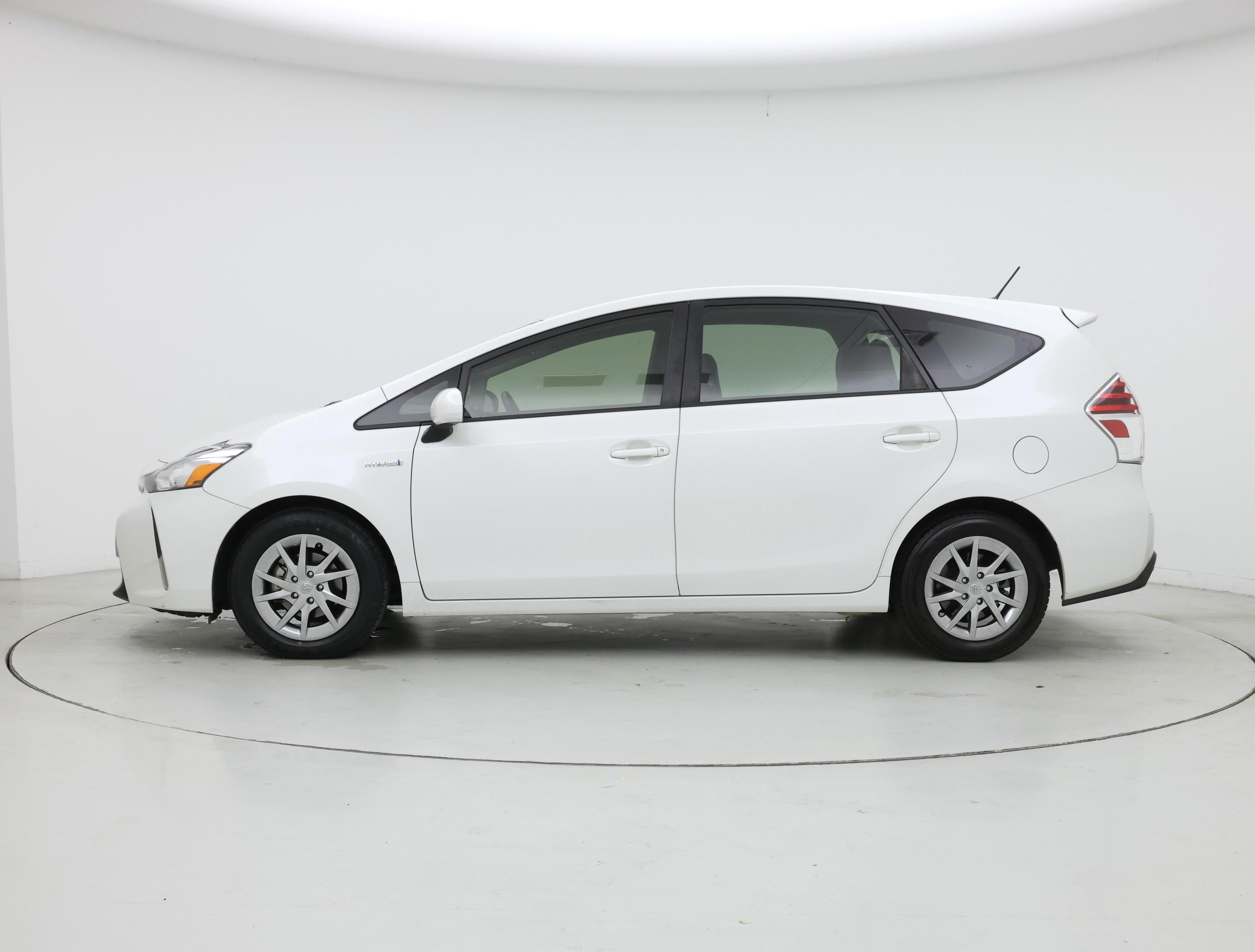 Thumbnail: 2015 Toyota Prius - 3