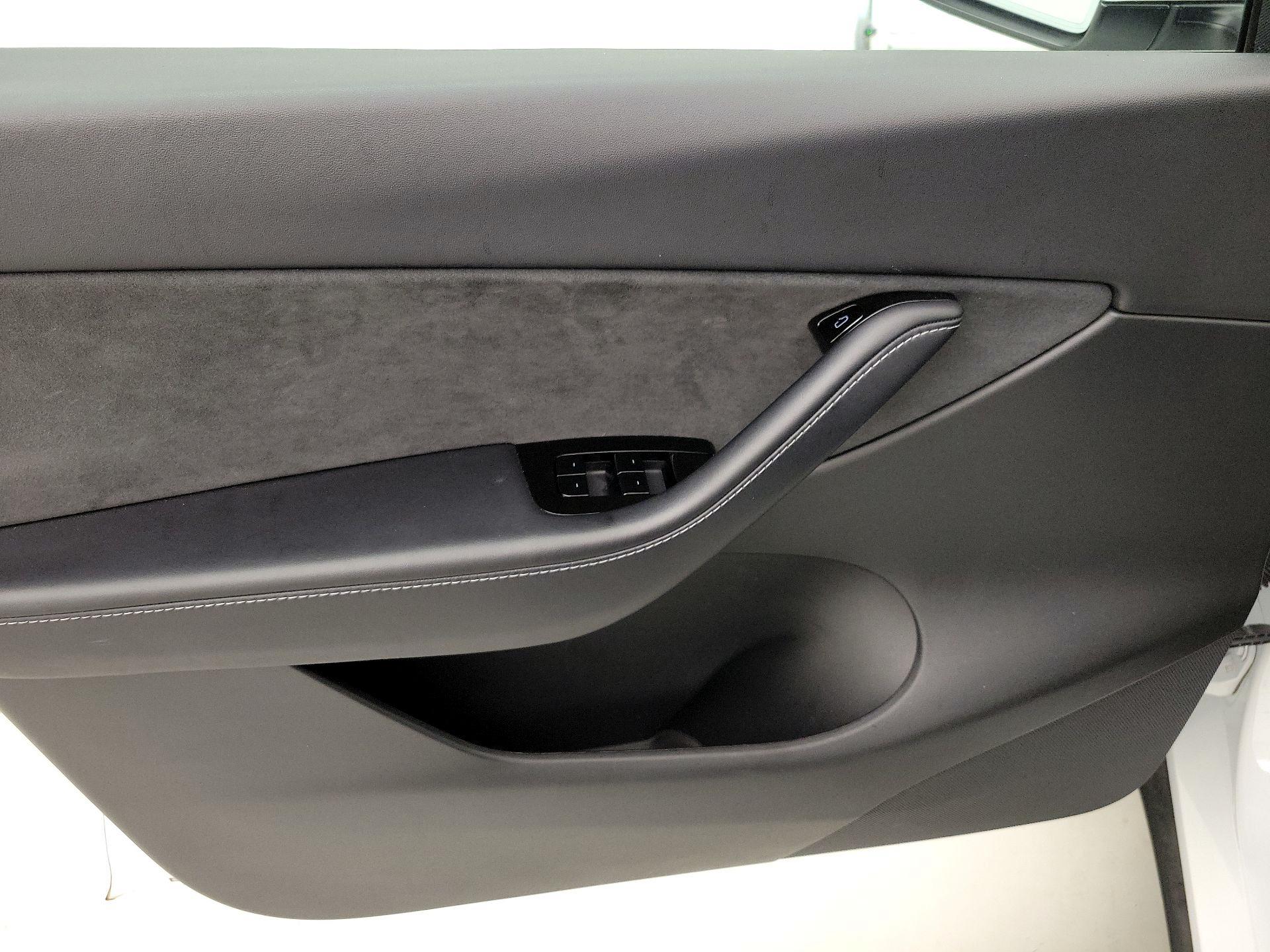 Thumbnail: 2021 Tesla Model Y - 12