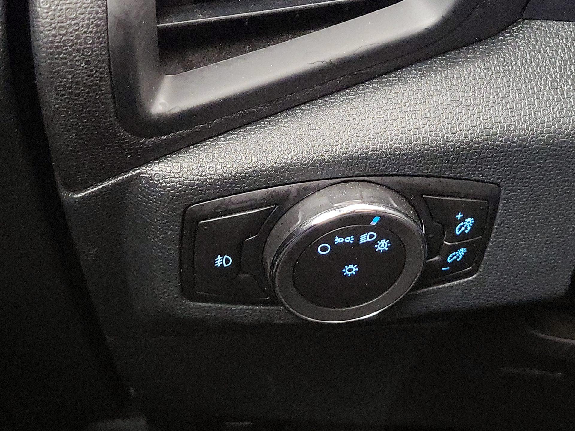 Thumbnail: 2018 Ford EcoSport - 13