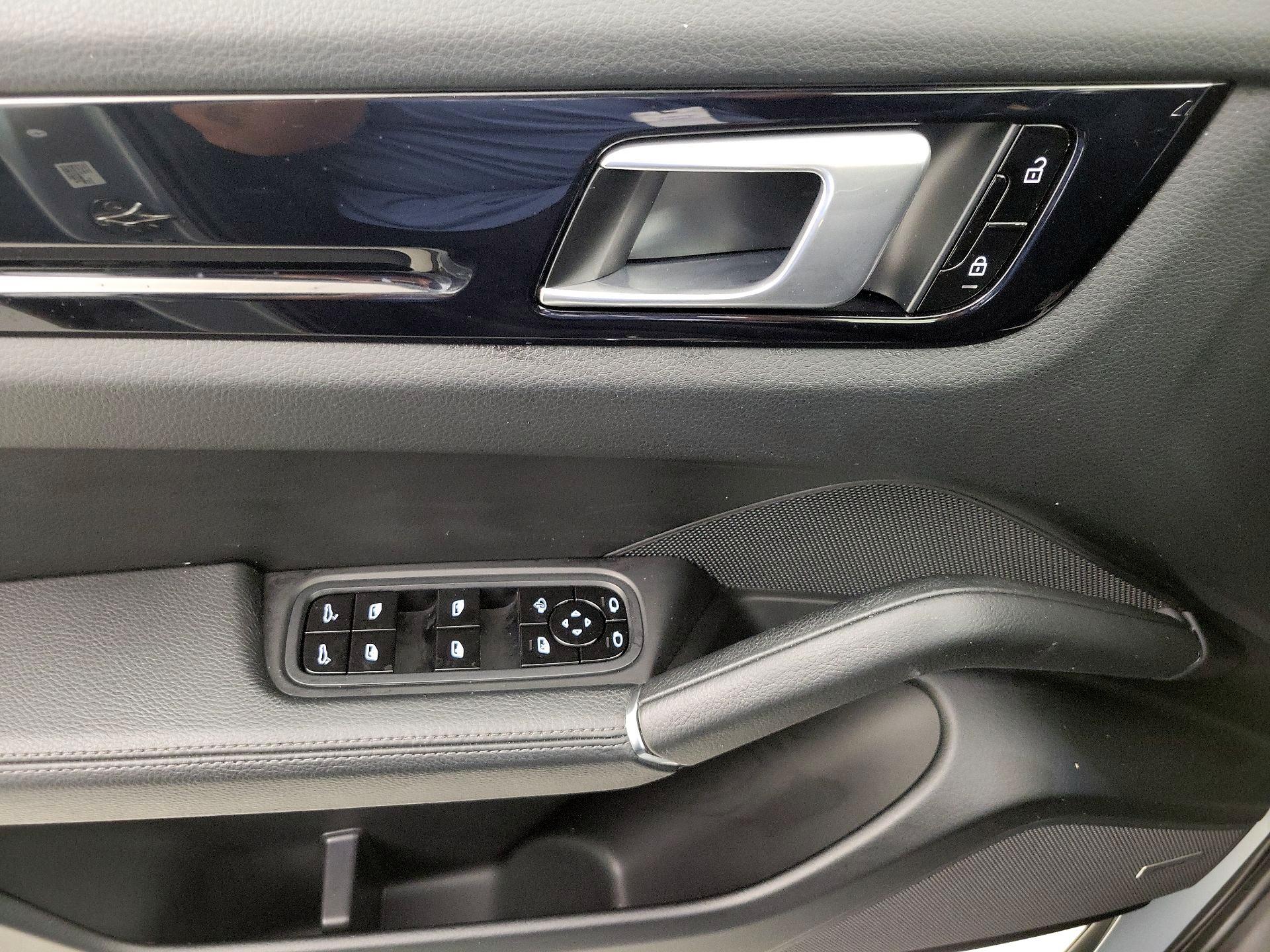 Thumbnail: 2021 Porsche Cayenne - 12