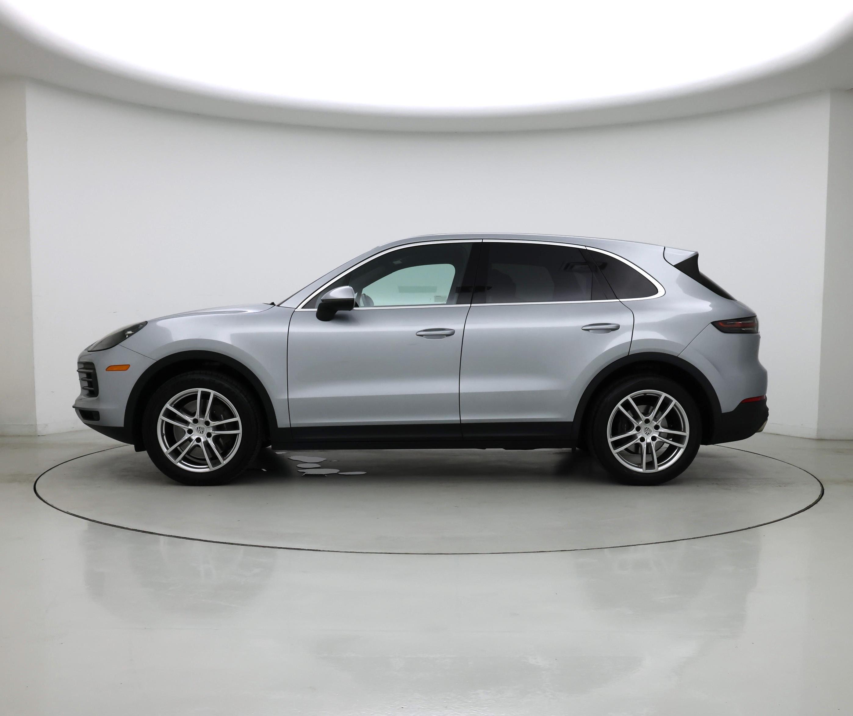 Thumbnail: 2021 Porsche Cayenne - 3