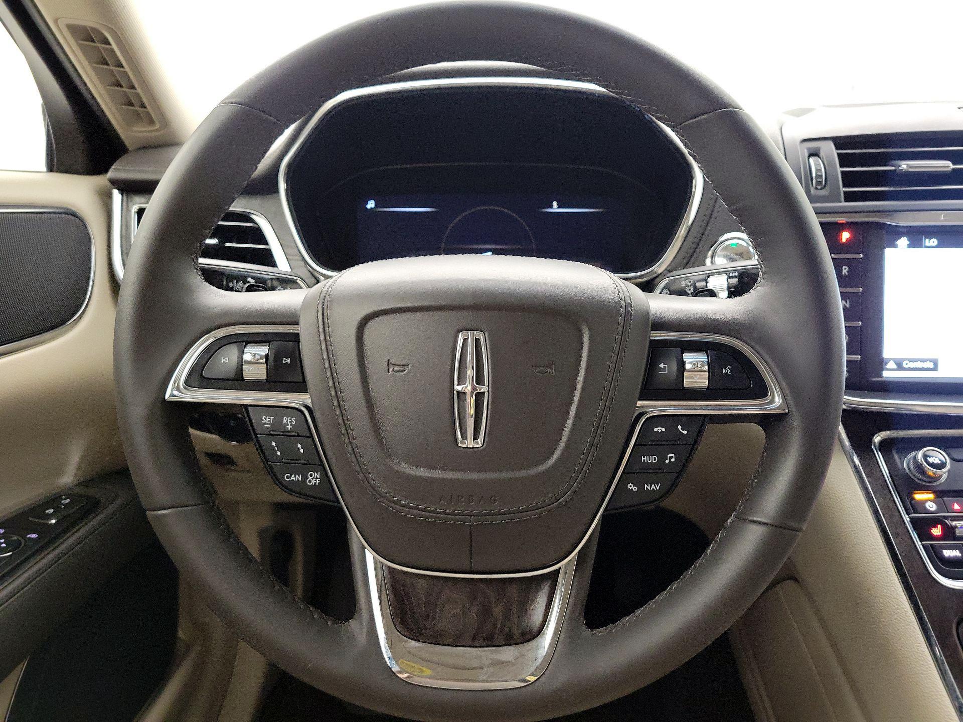 Thumbnail: 2017 Lincoln Continental - 10