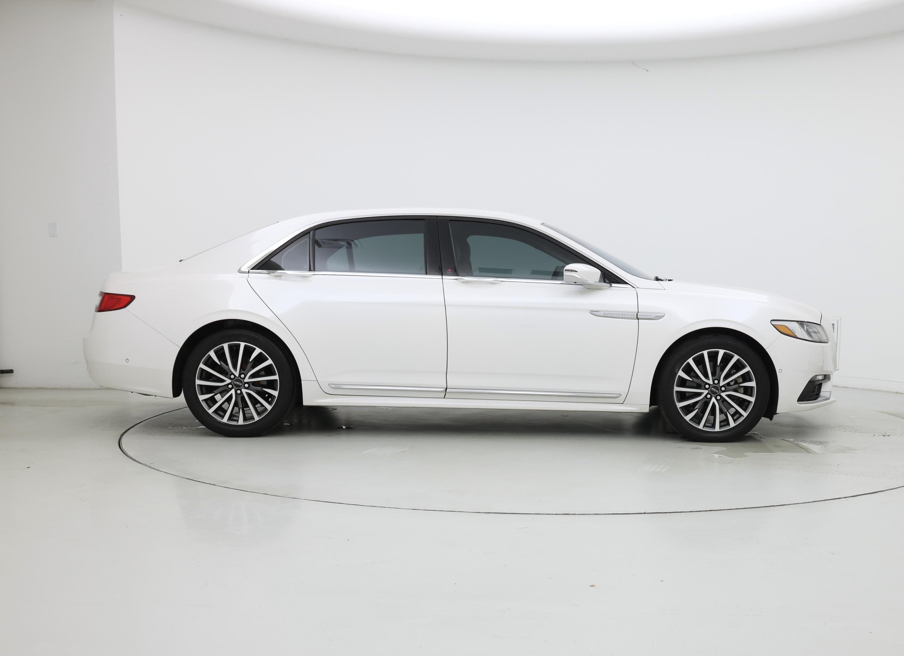 Thumbnail: 2017 Lincoln Continental - 7