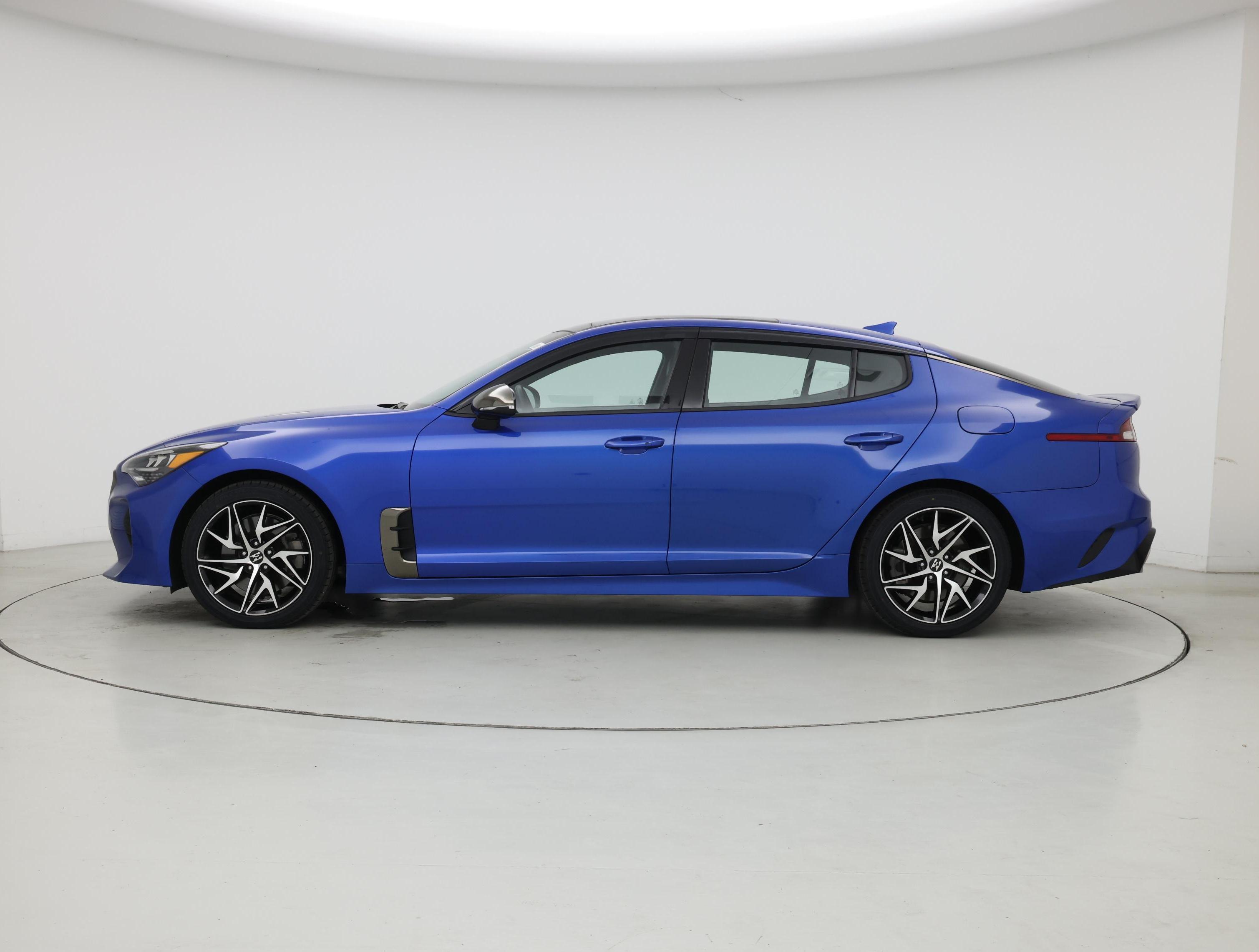 Thumbnail: 2022 Kia Stinger - 3