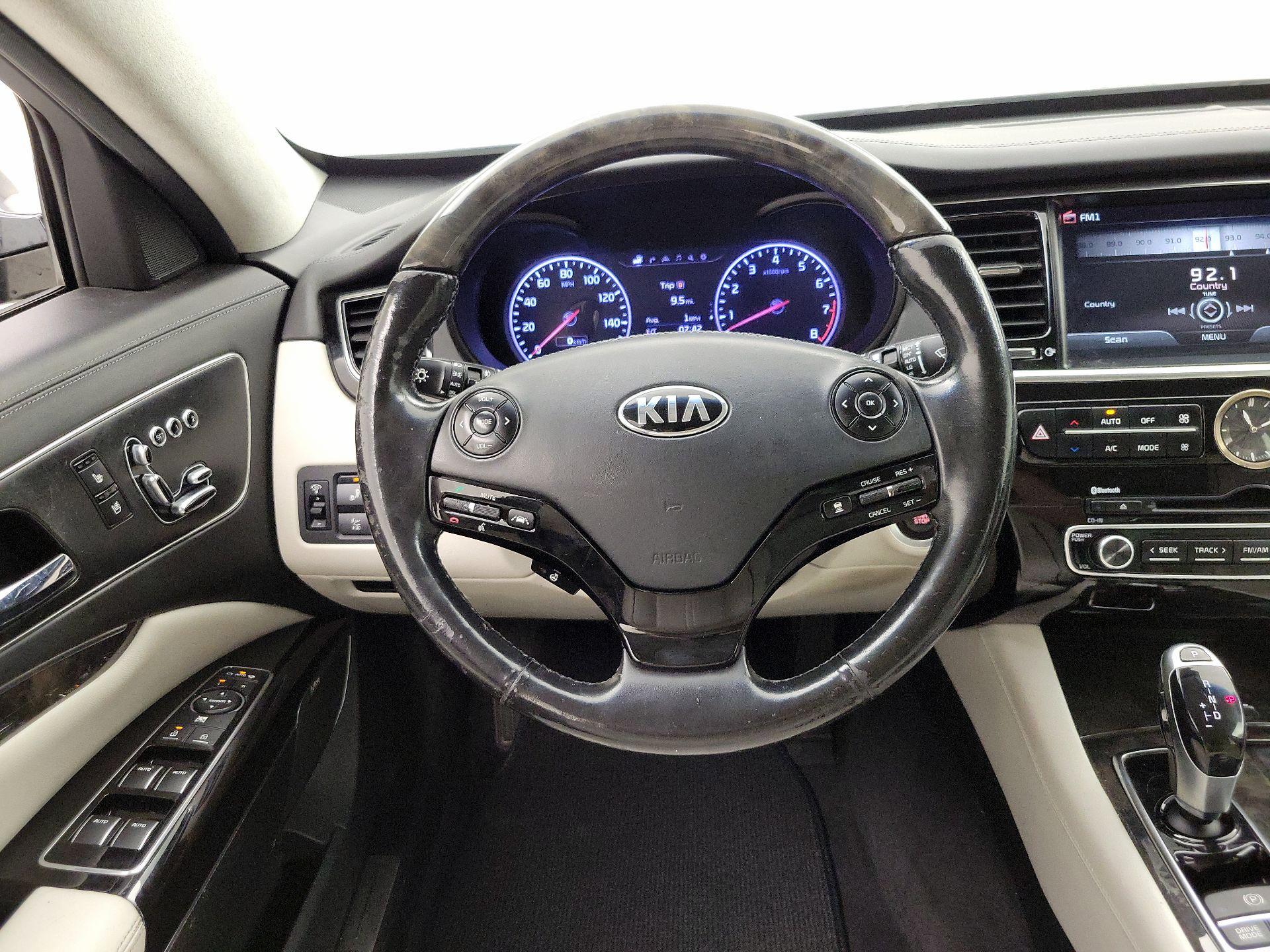 Thumbnail: 2015 Kia K900 - 10
