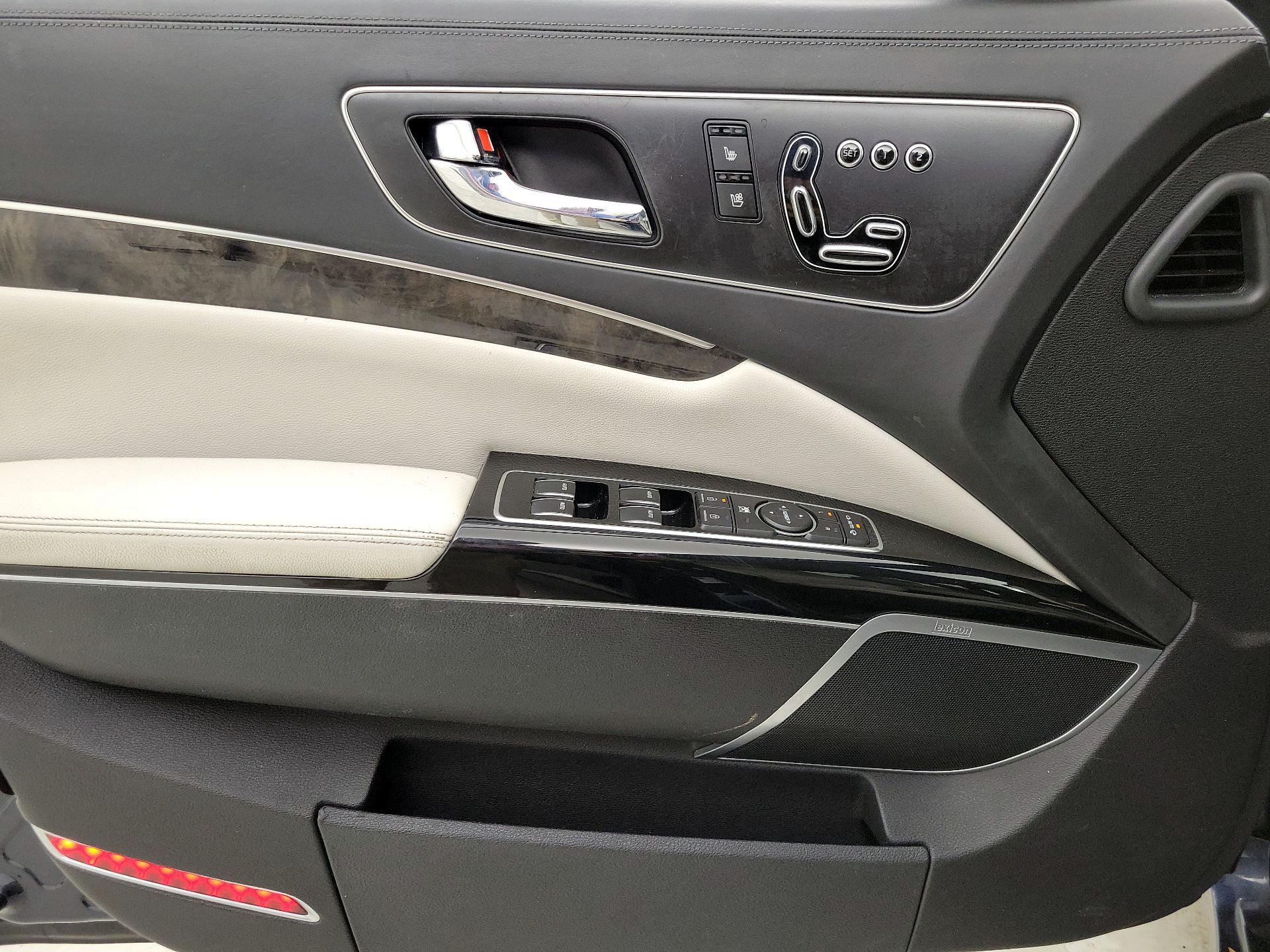 Thumbnail: 2015 Kia K900 - 12