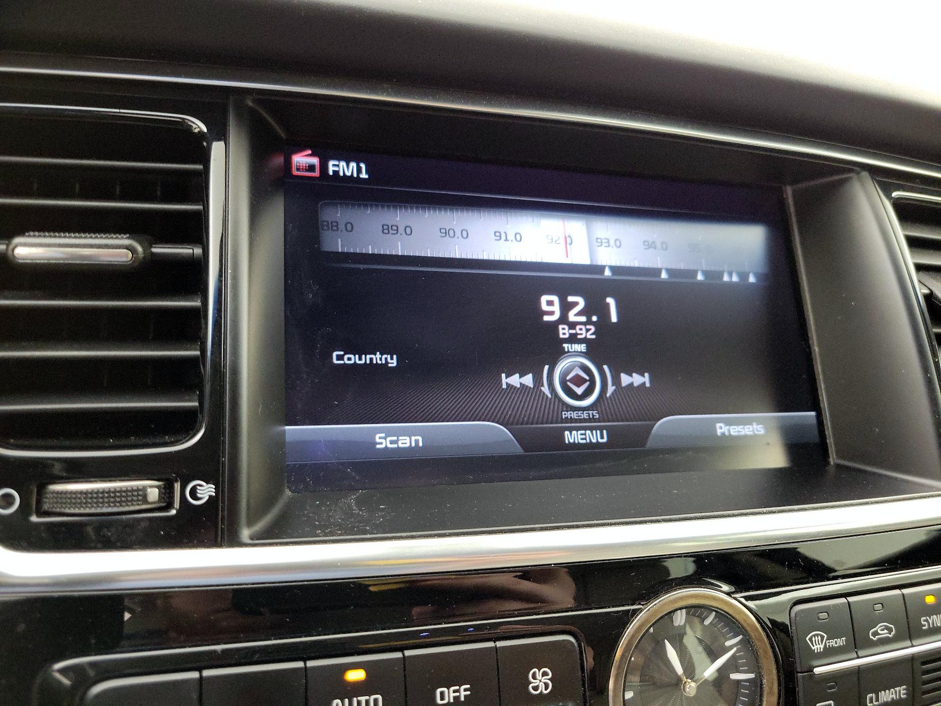 Thumbnail: 2015 Kia K900 - 16
