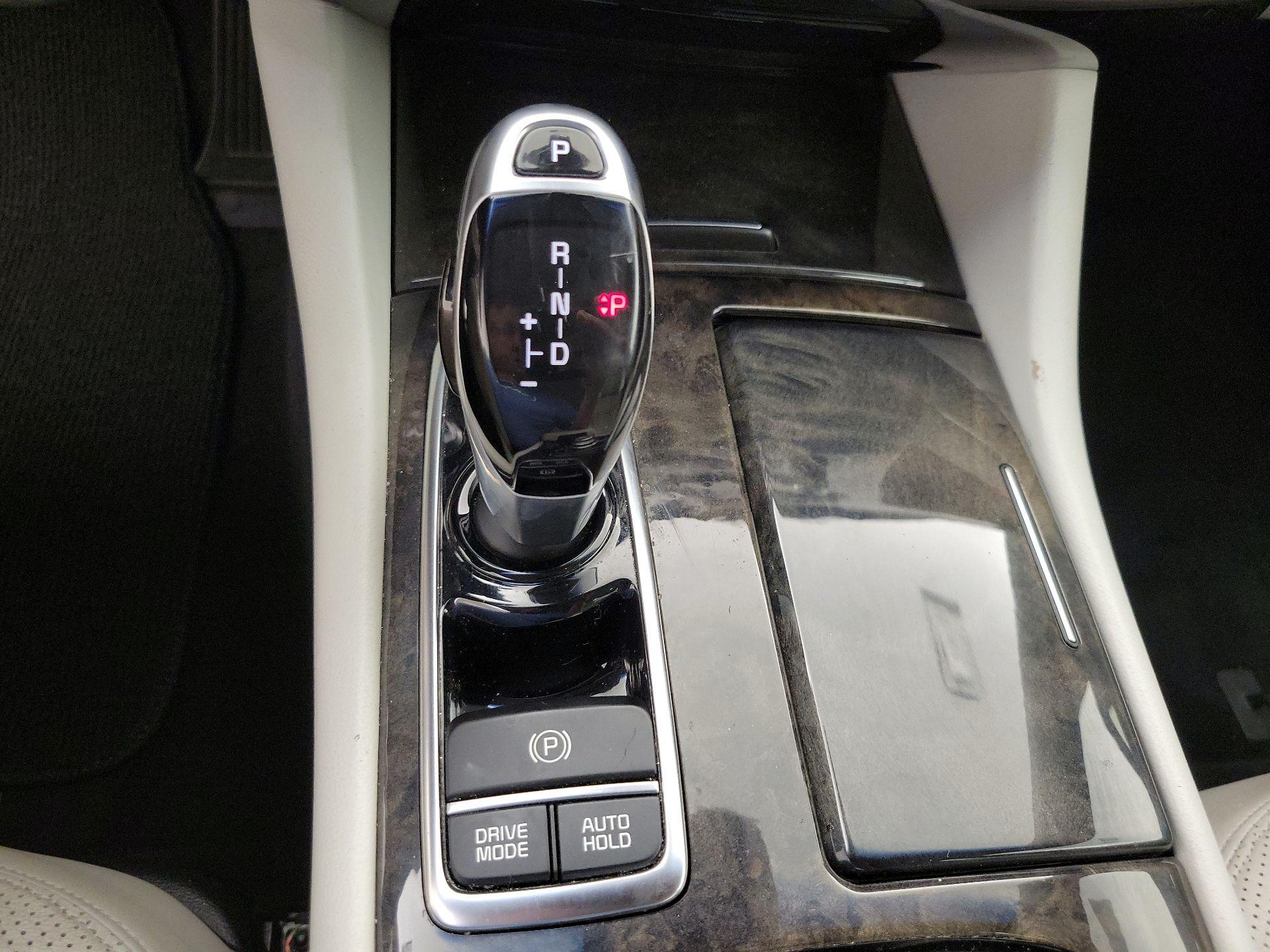 Thumbnail: 2015 Kia K900 - 18