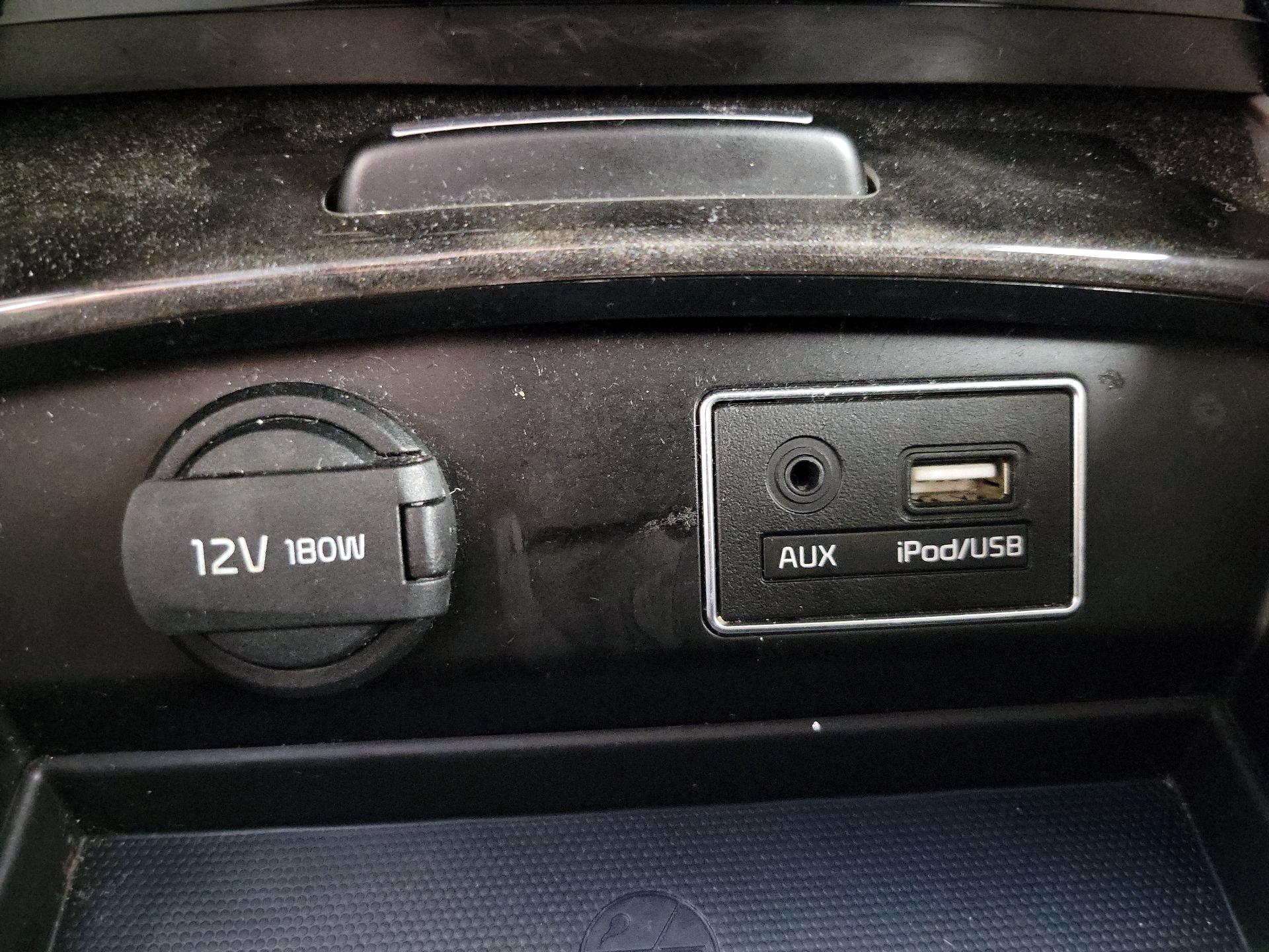 Thumbnail: 2015 Kia K900 - 19
