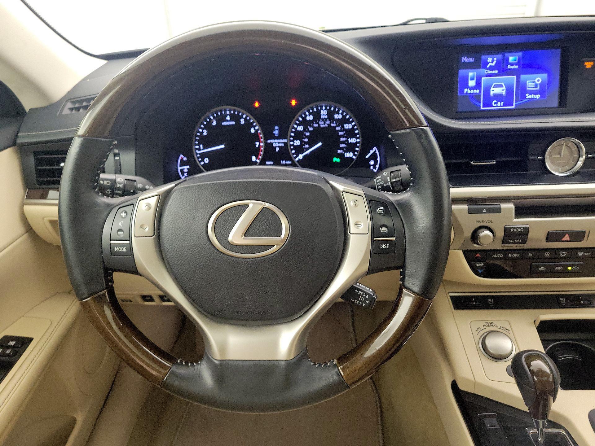 Thumbnail: 2014 Lexus ES - 10