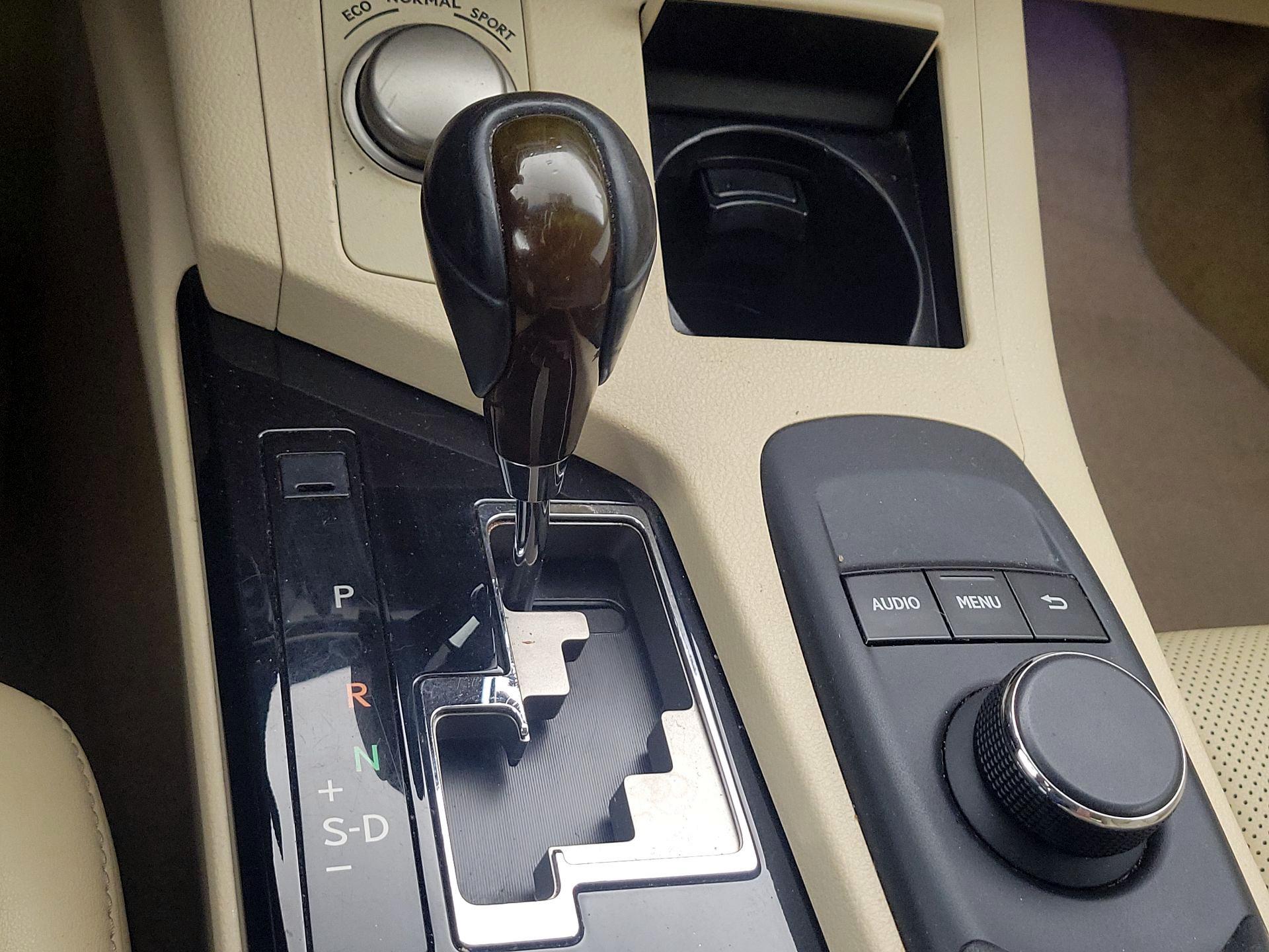 Thumbnail: 2014 Lexus ES - 17