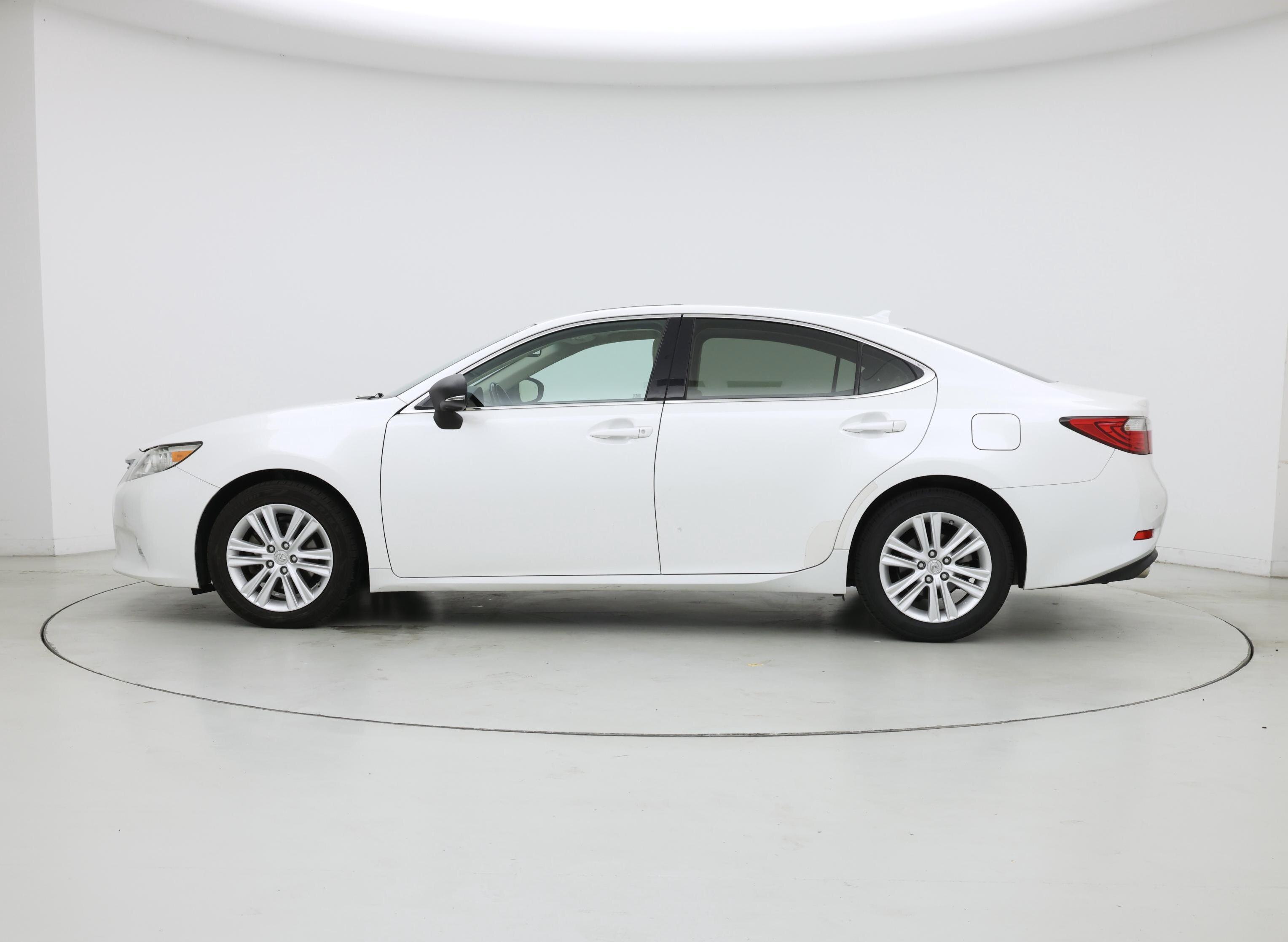 Thumbnail: 2014 Lexus ES - 3