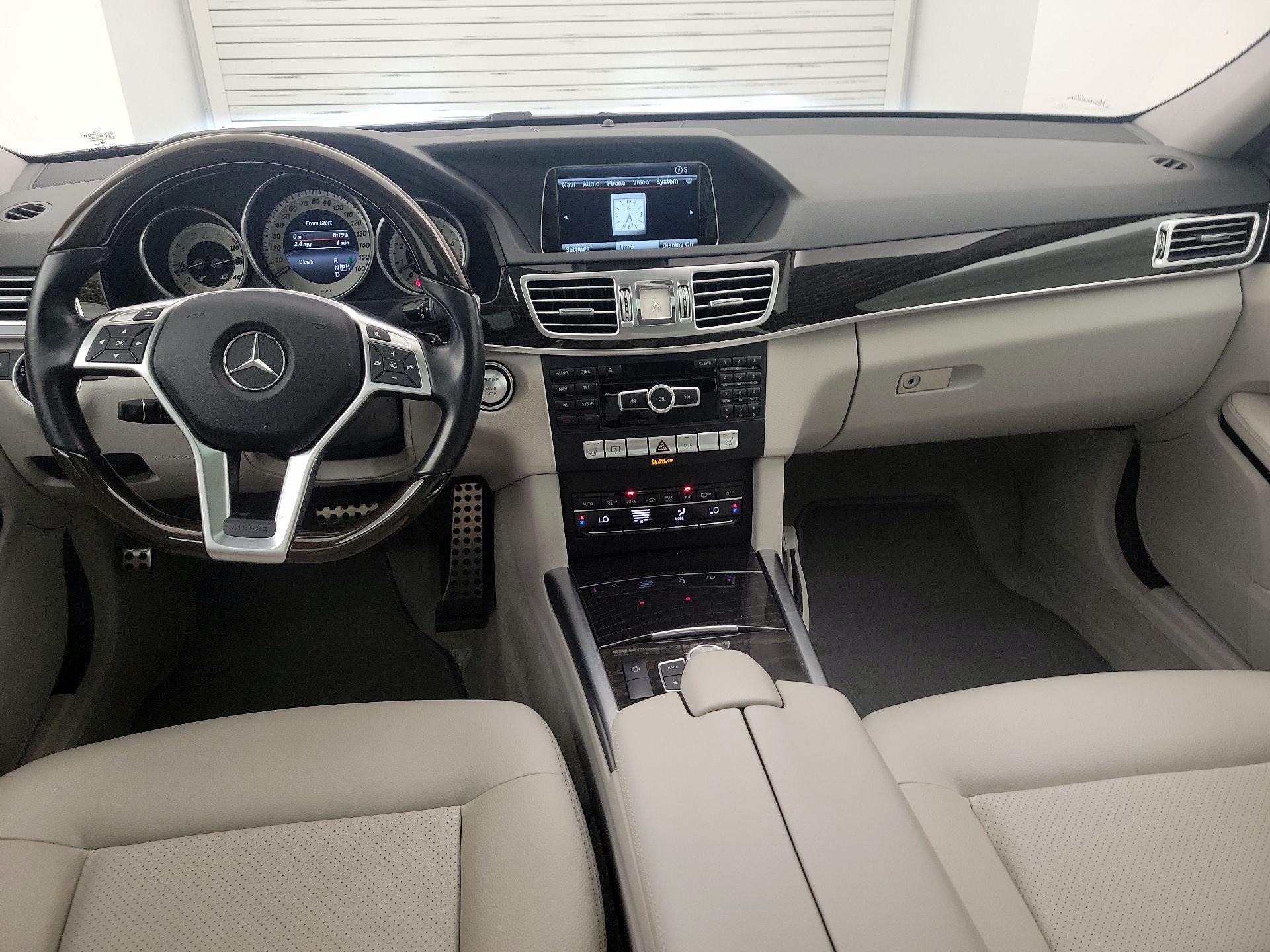 Thumbnail: 2015 Mercedes-Benz E-Class - 9