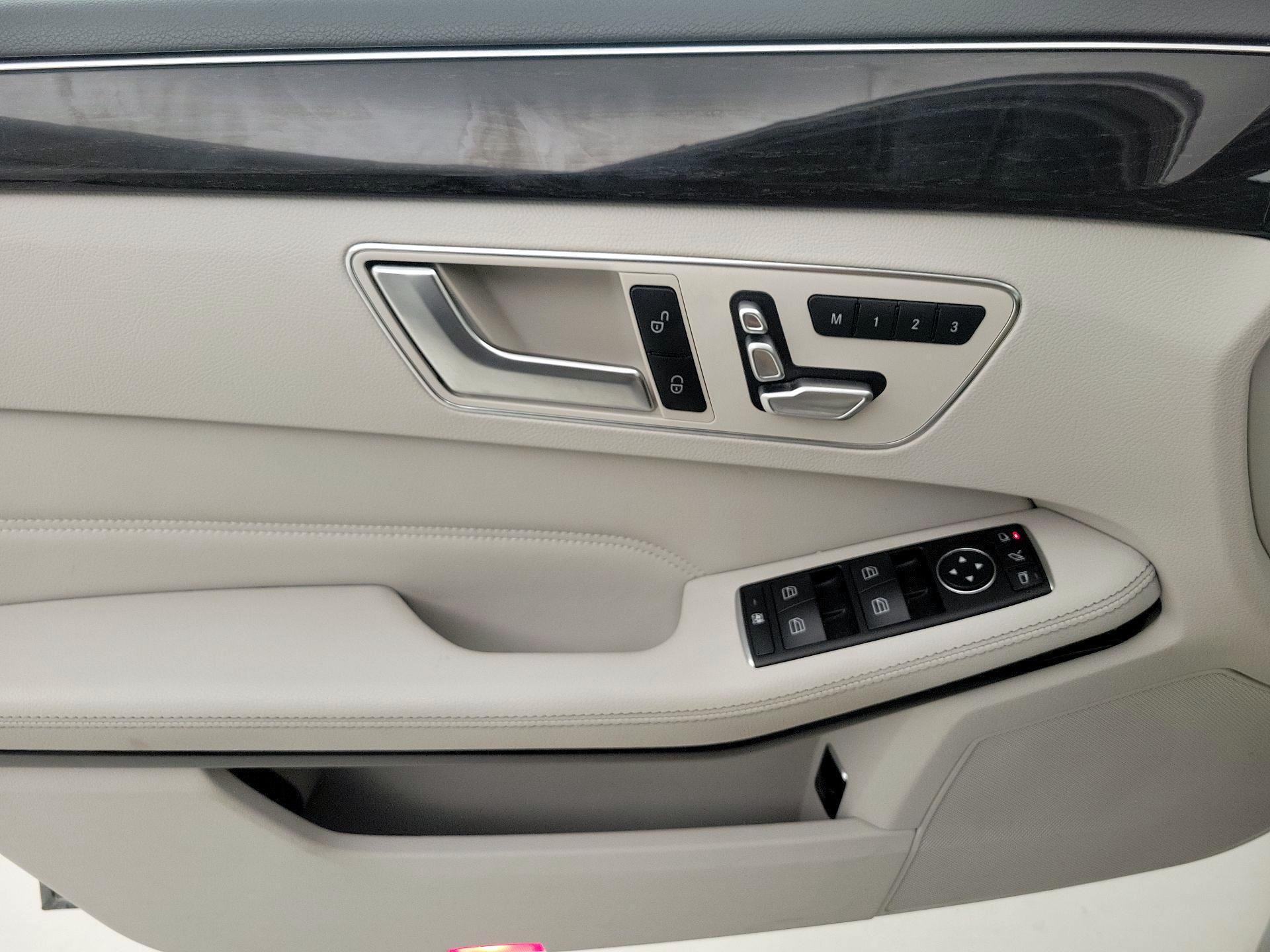 Thumbnail: 2015 Mercedes-Benz E-Class - 12