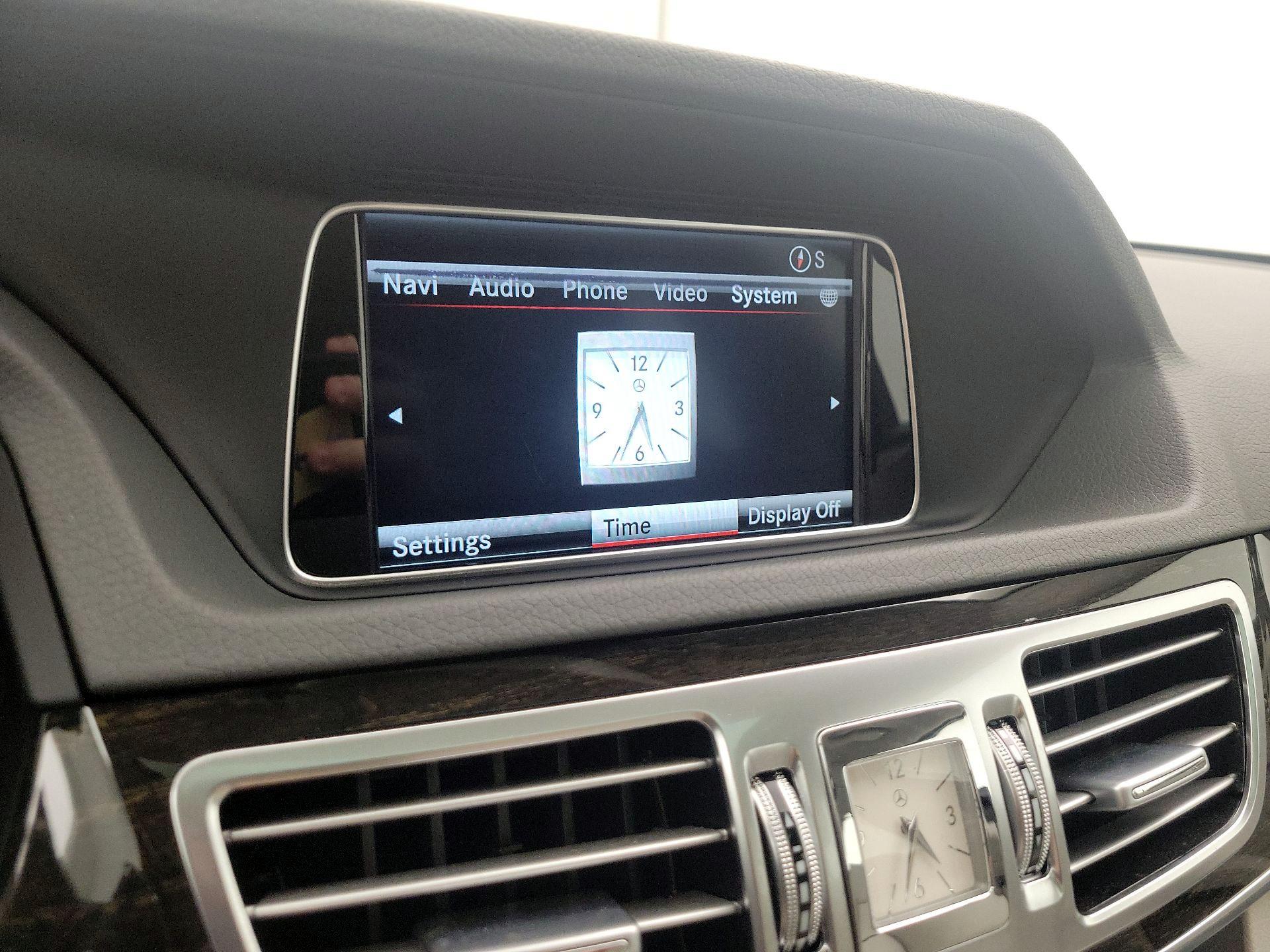 Thumbnail: 2015 Mercedes-Benz E-Class - 15