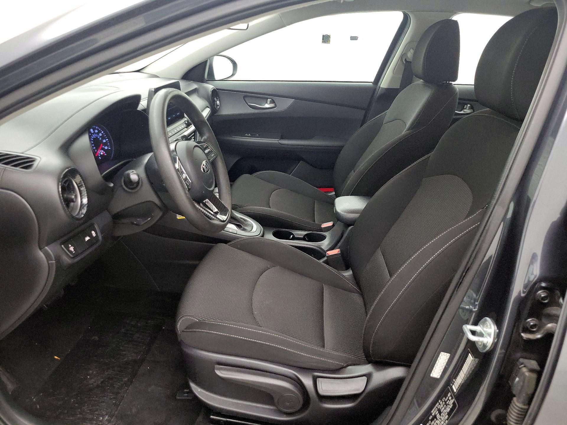 Thumbnail: 2021 Kia Forte - 11