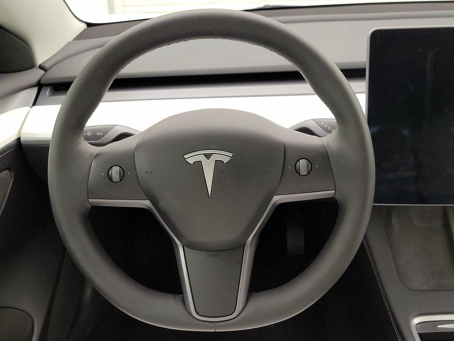 Thumbnail: 2023 Tesla Model 3 - 10