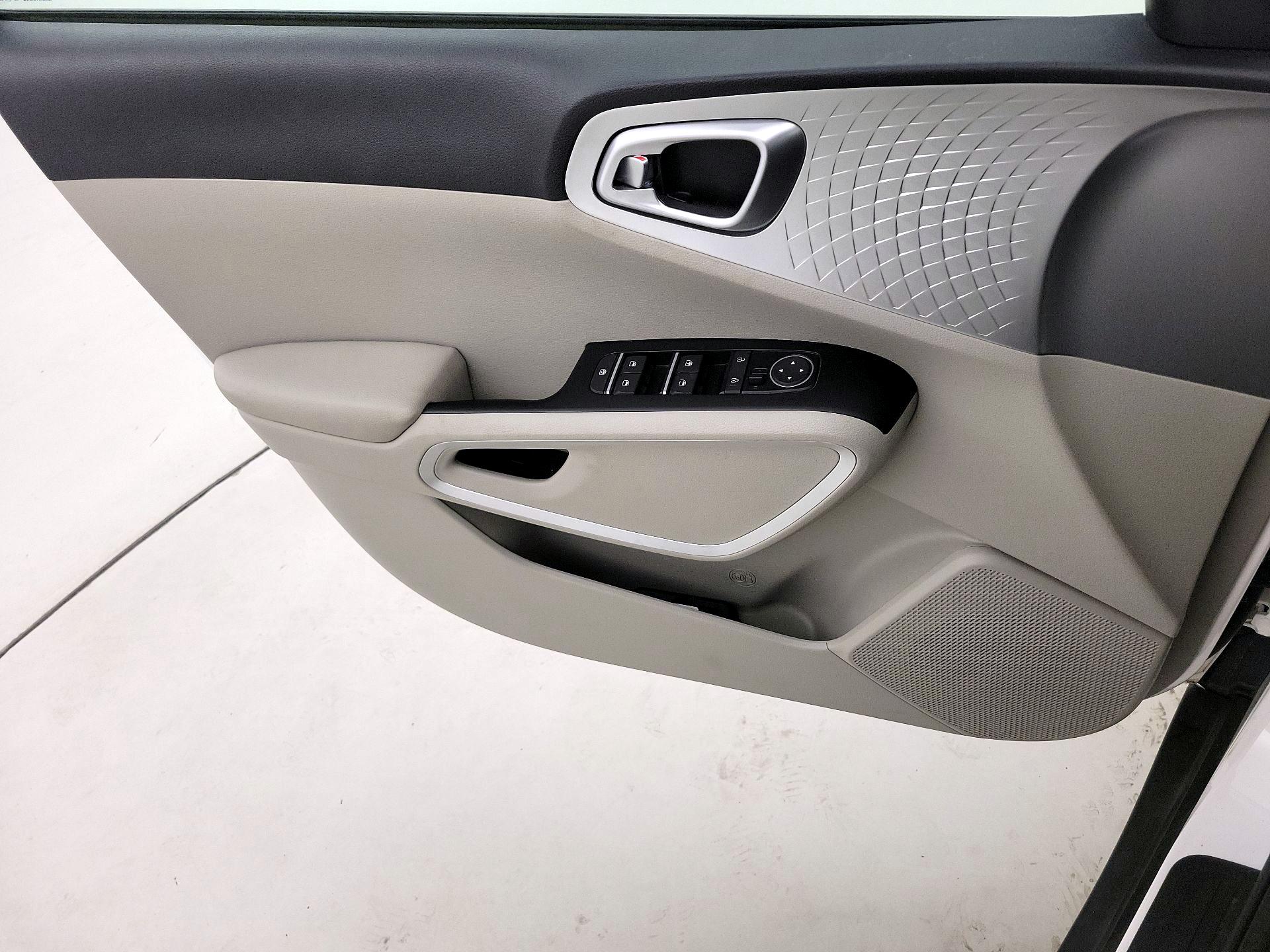Thumbnail: 2020 Kia Soul - 12