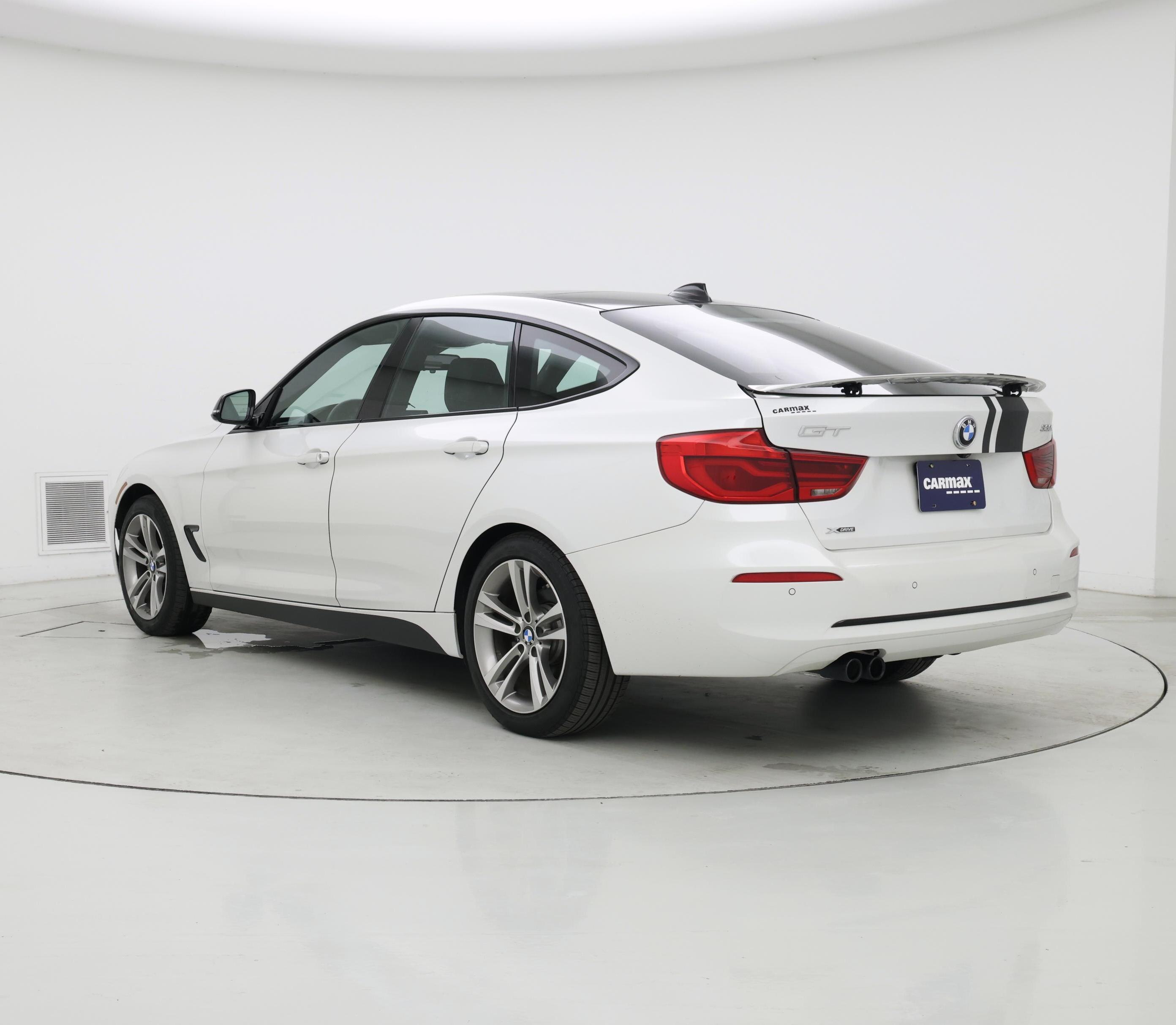 Thumbnail: 2018 BMW 3 Series - 2
