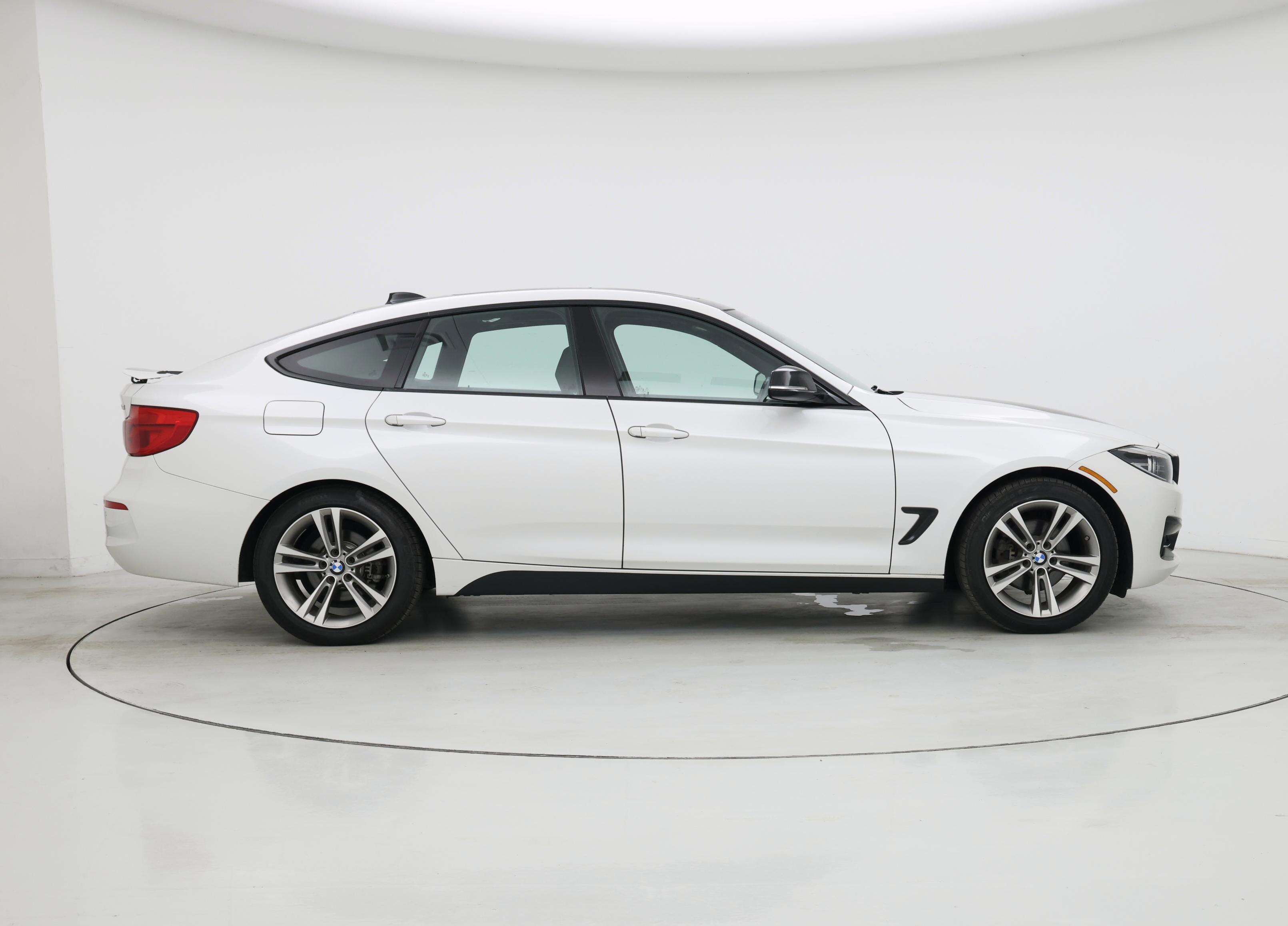 Thumbnail: 2018 BMW 3 Series - 7