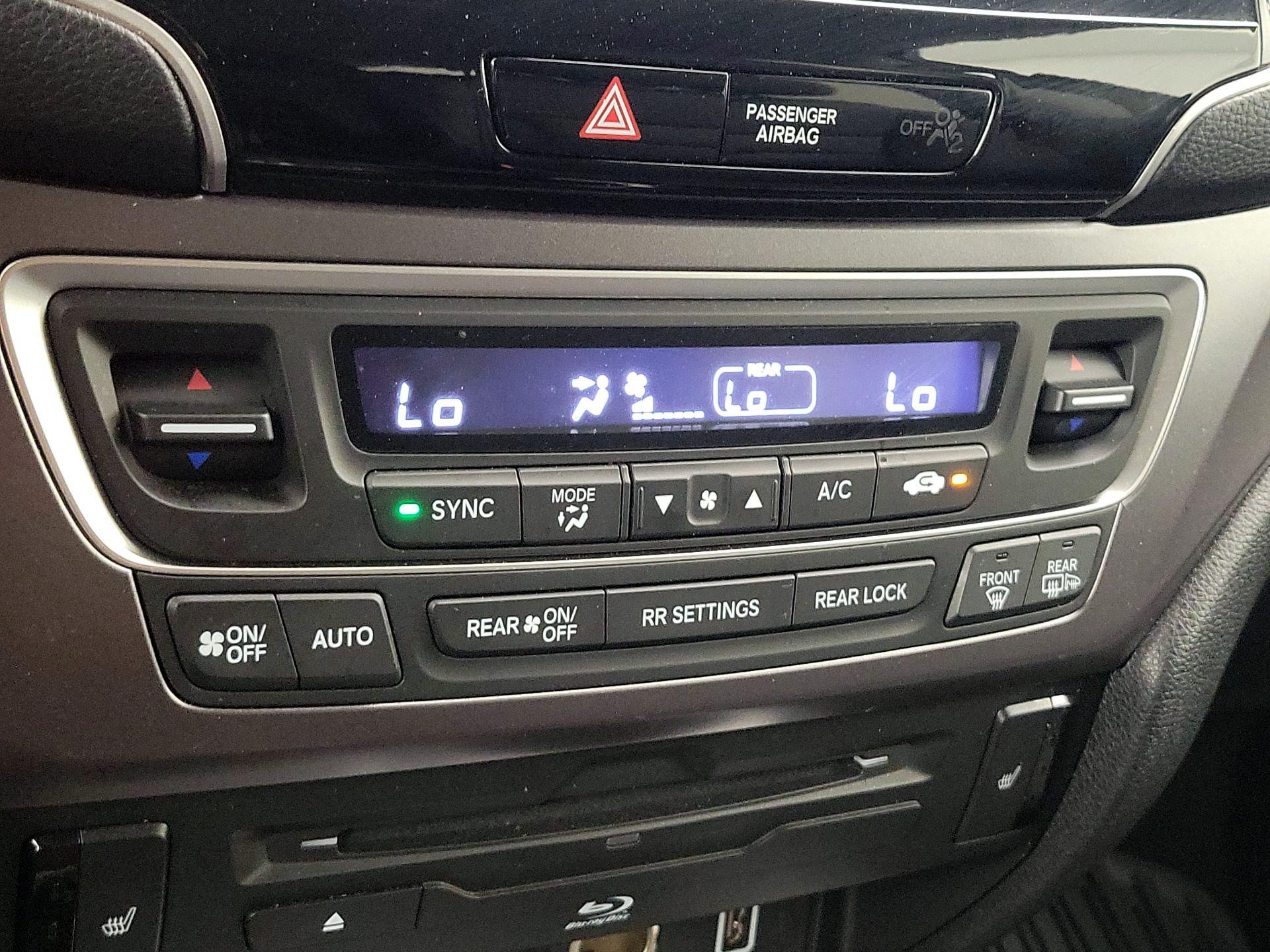 Thumbnail: 2020 Honda Pilot - 17