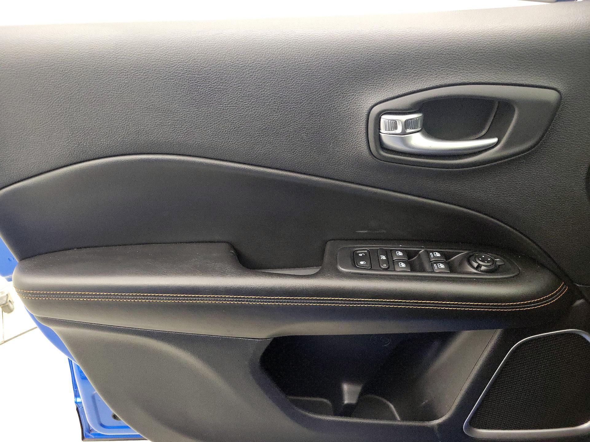Thumbnail: 2019 Jeep Compass - 12