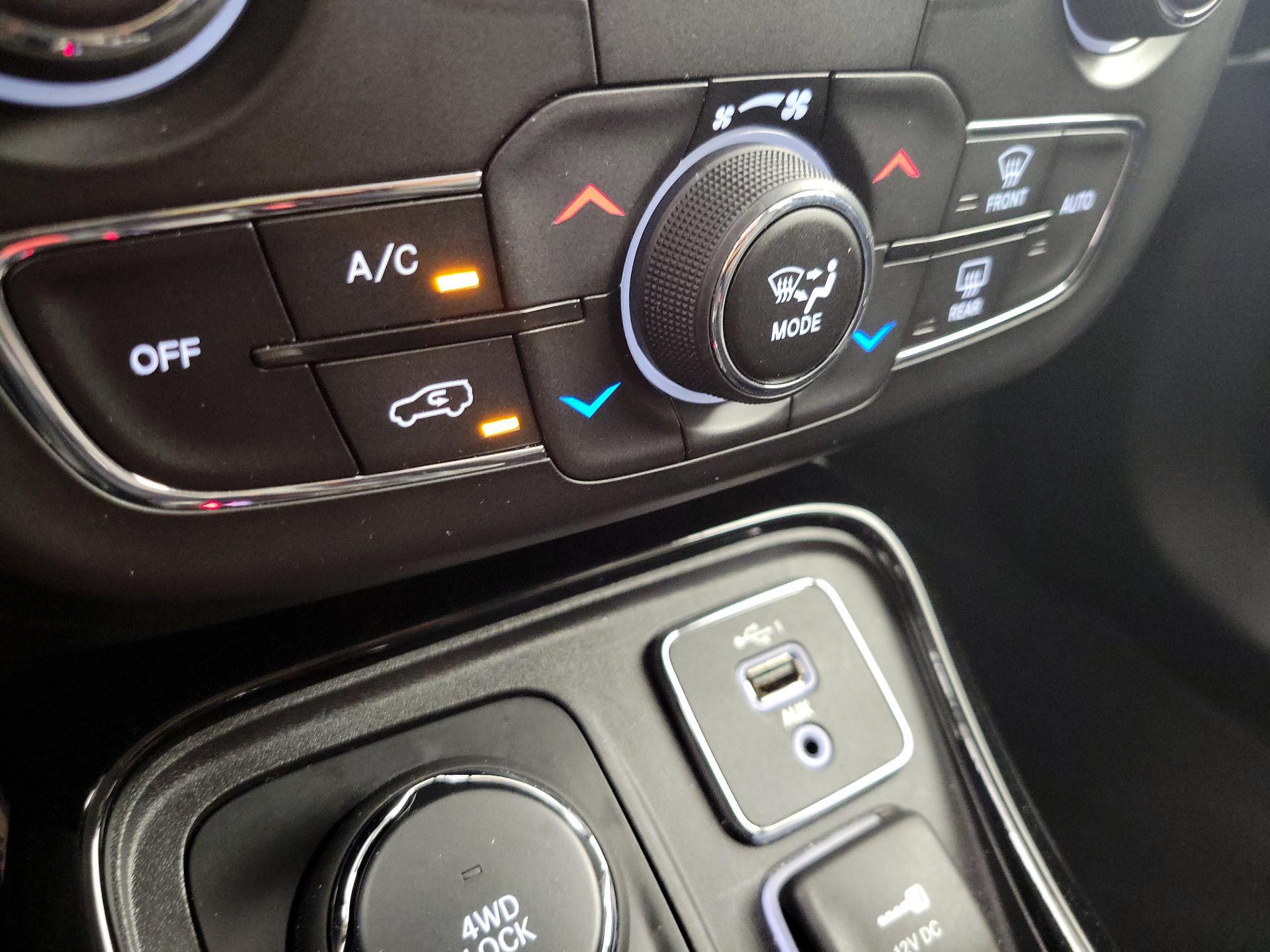 Thumbnail: 2019 Jeep Compass - 16