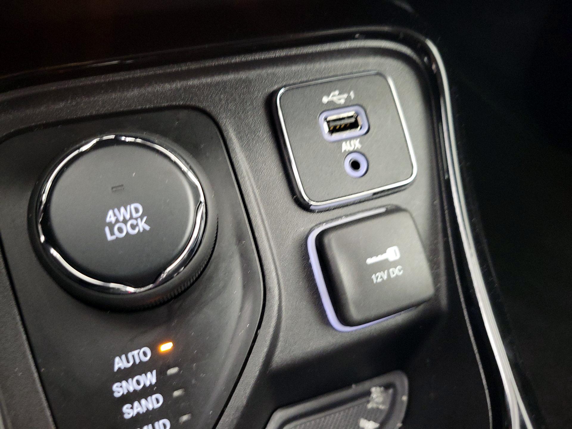 Thumbnail: 2019 Jeep Compass - 18