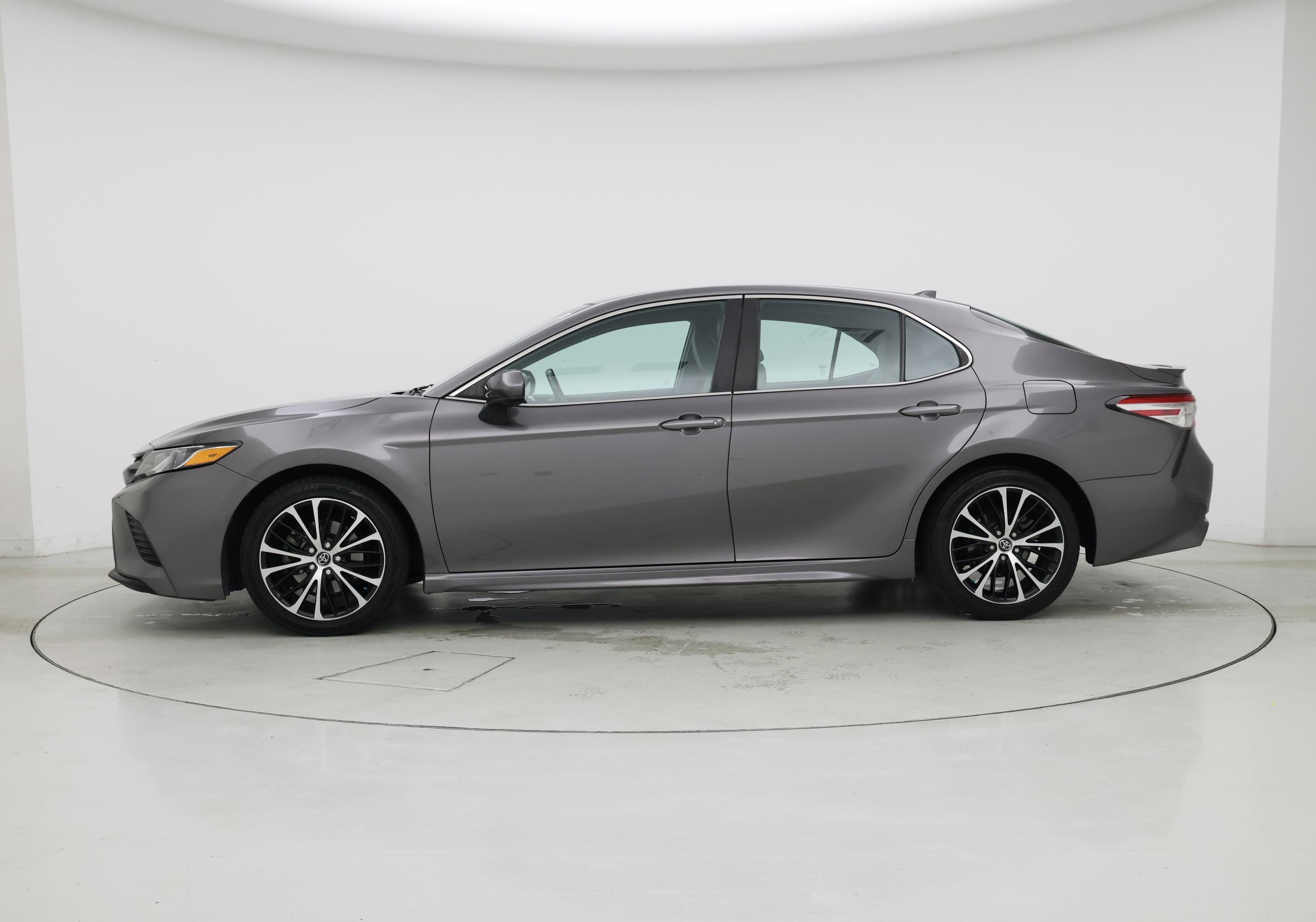 Thumbnail: 2020 Toyota Camry - 3