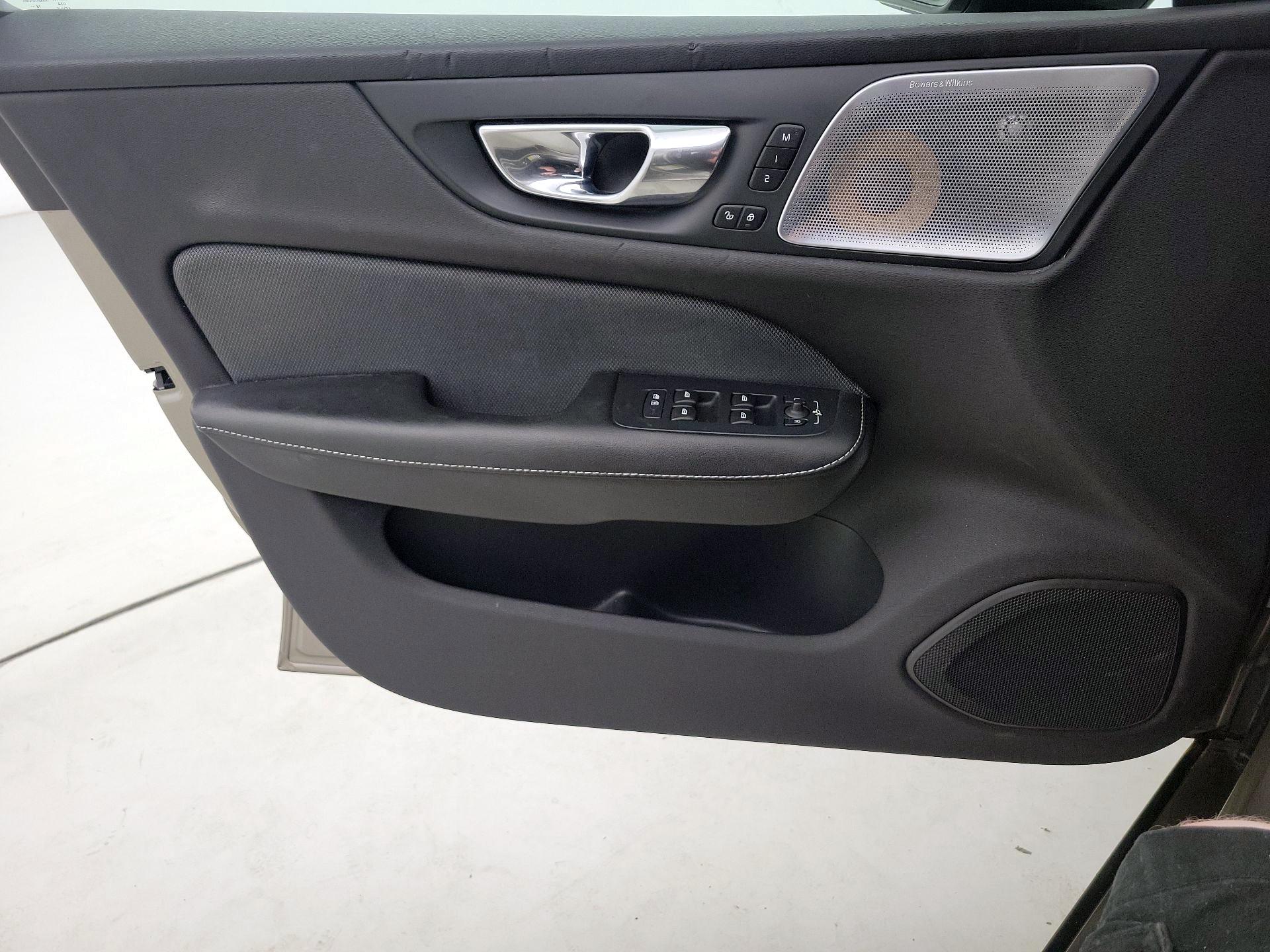 Thumbnail: 2019 Volvo S60 - 12