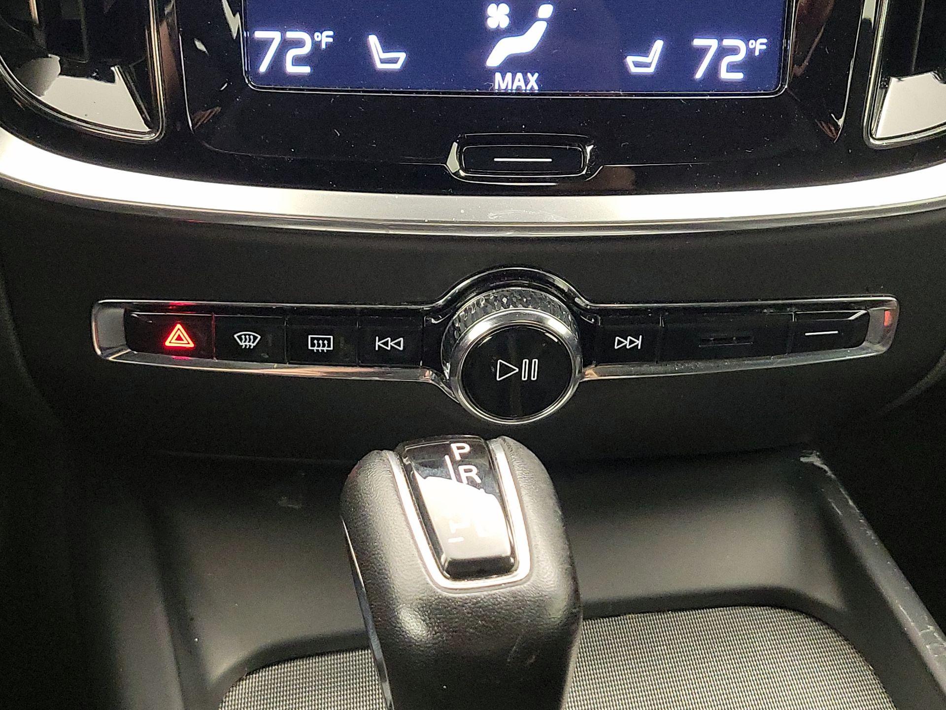 Thumbnail: 2019 Volvo S60 - 16