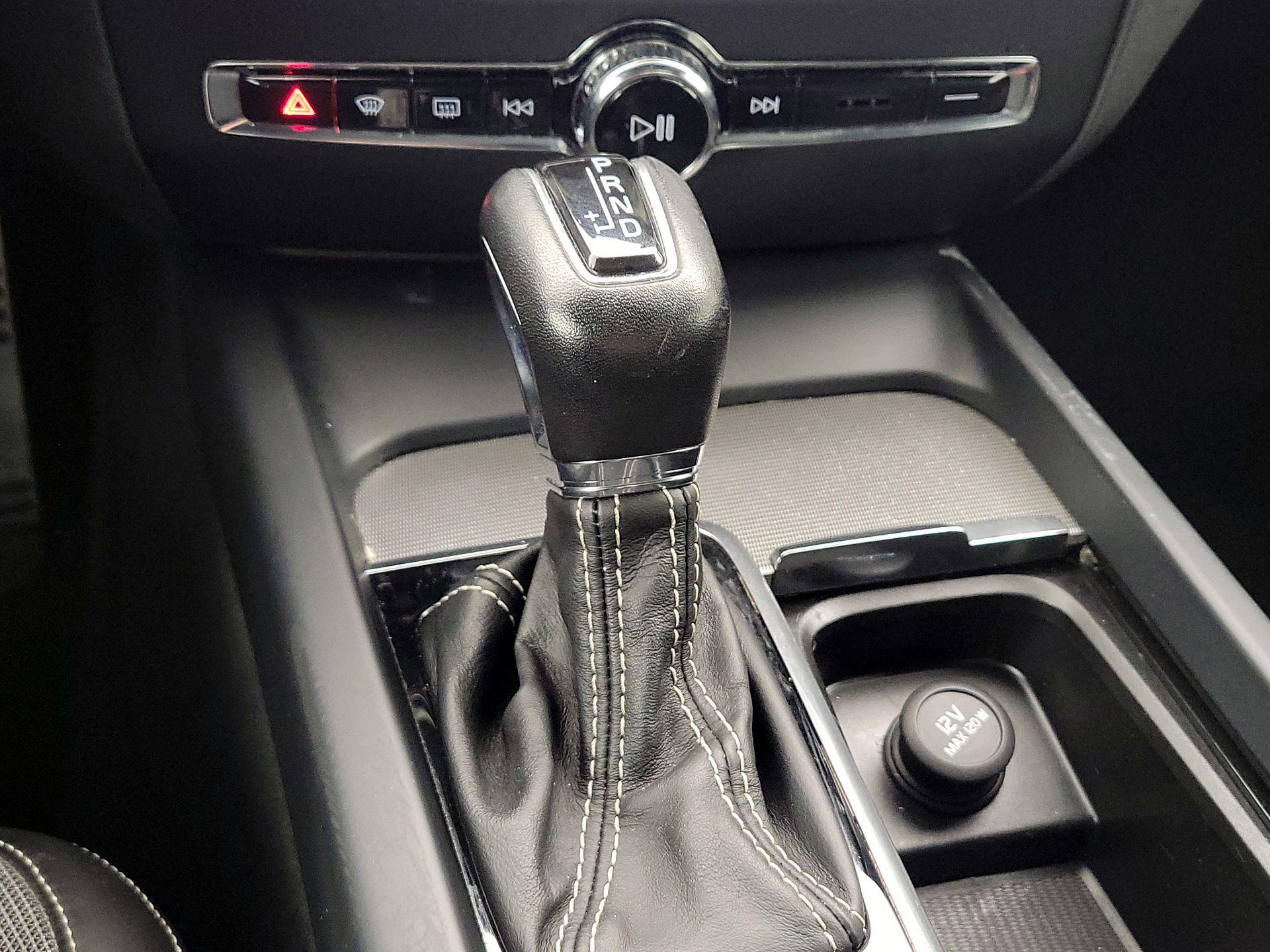Thumbnail: 2019 Volvo S60 - 17
