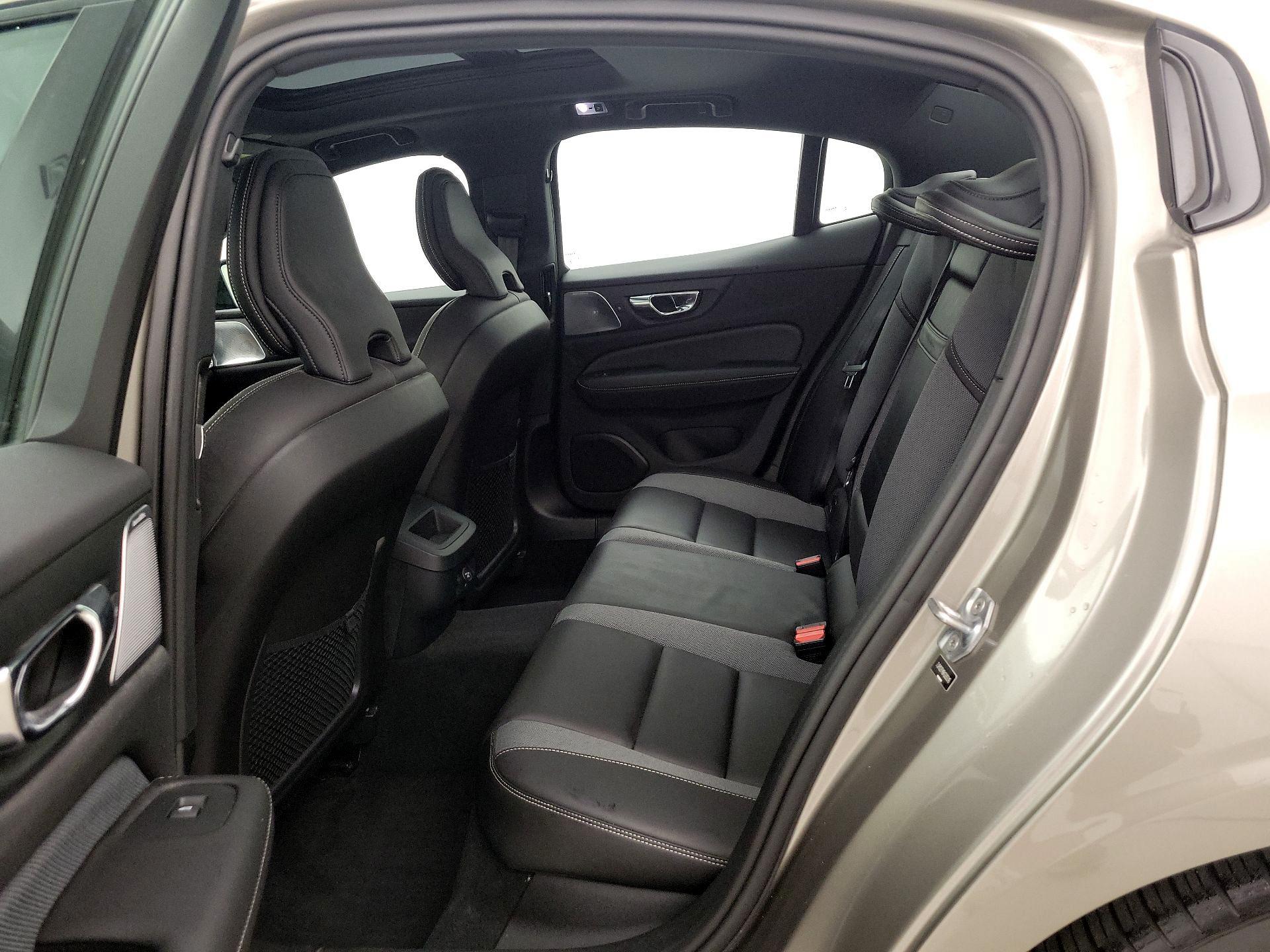 Thumbnail: 2019 Volvo S60 - 20