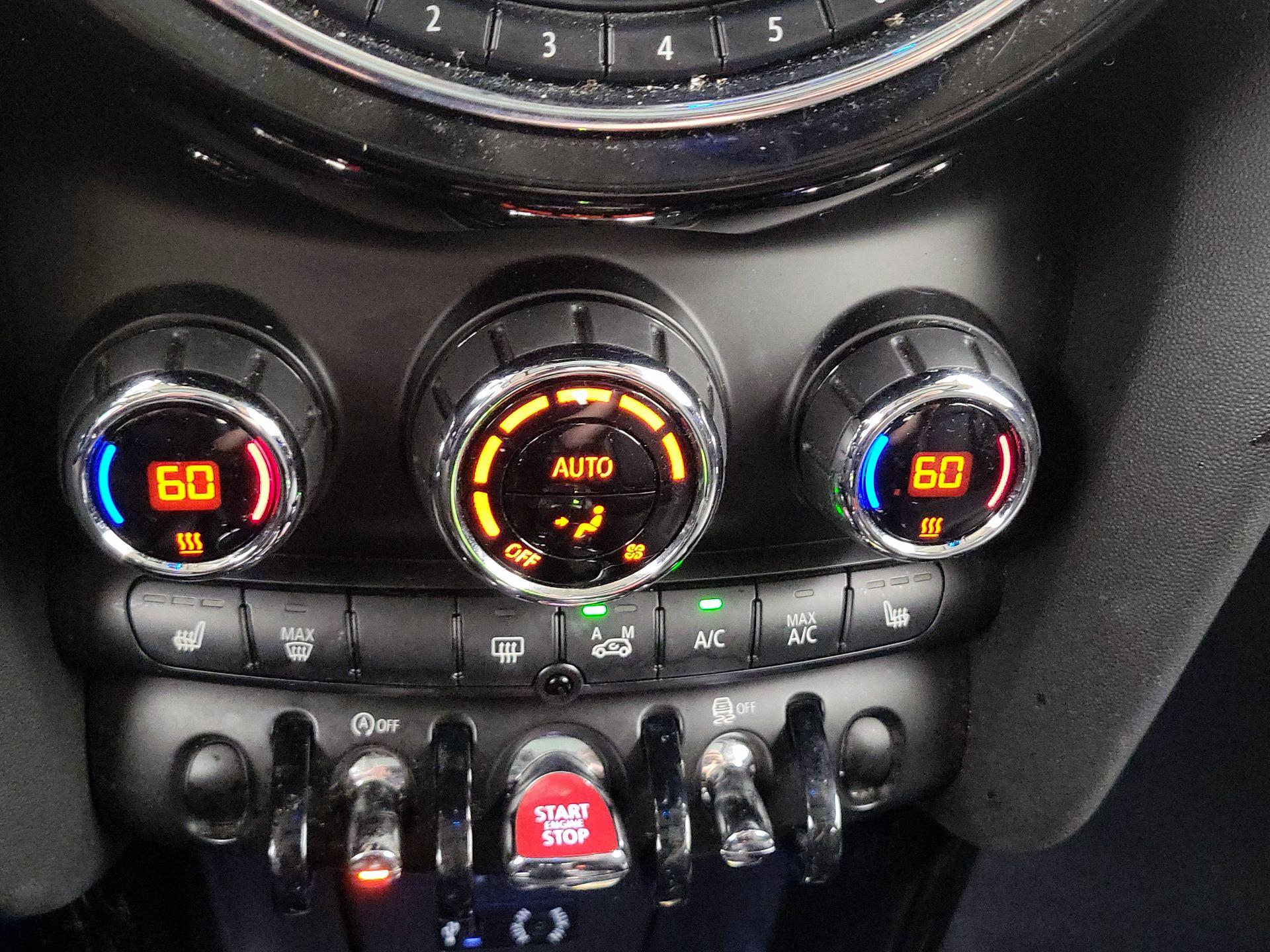 Thumbnail: 2016 MINI Cooper Hardtop - 16