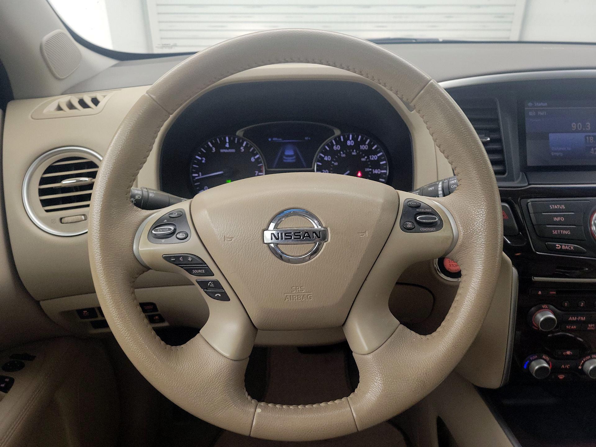 Thumbnail: 2014 Nissan Pathfinder - 10