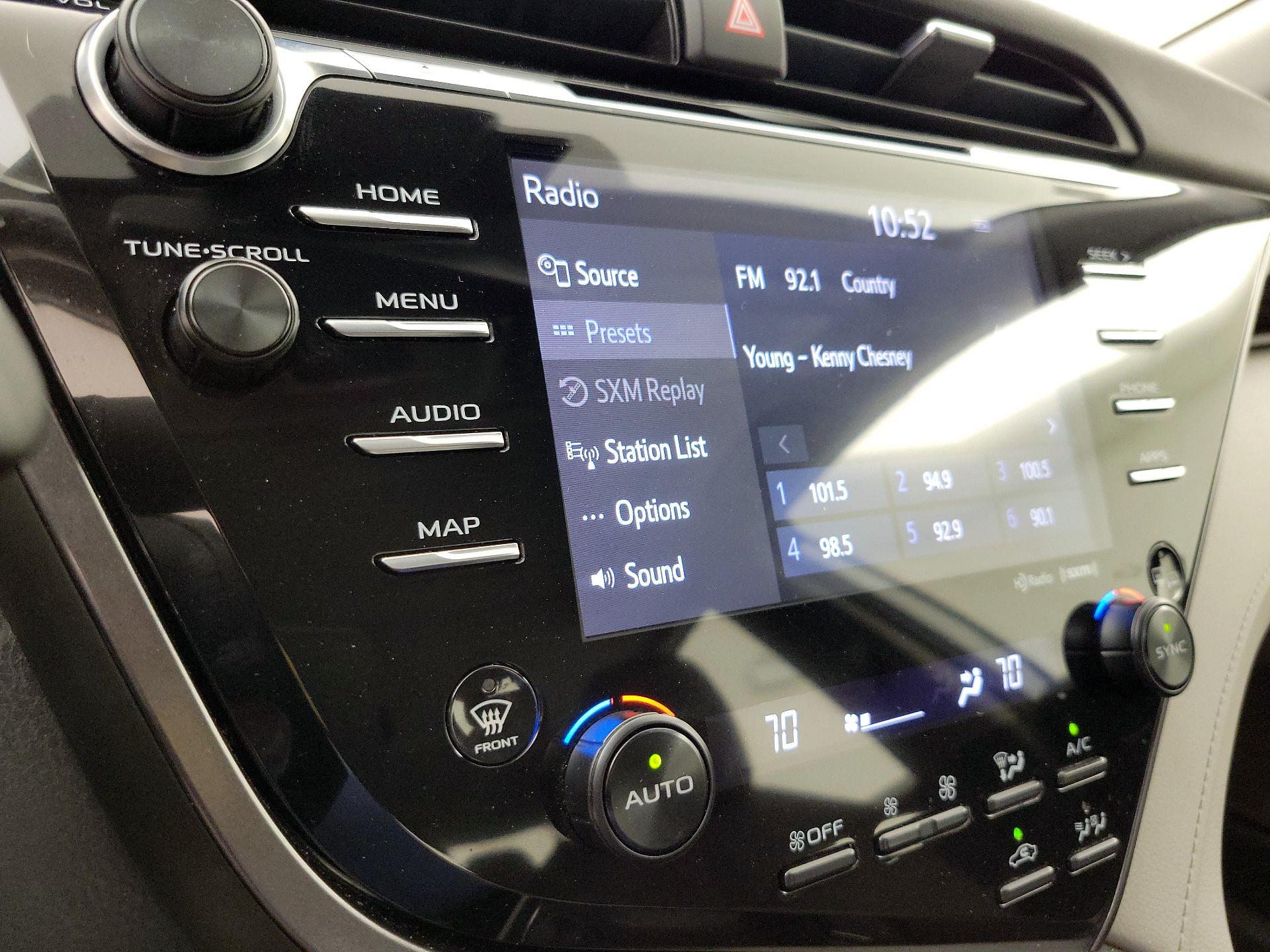 Thumbnail: 2019 Toyota Camry - 16