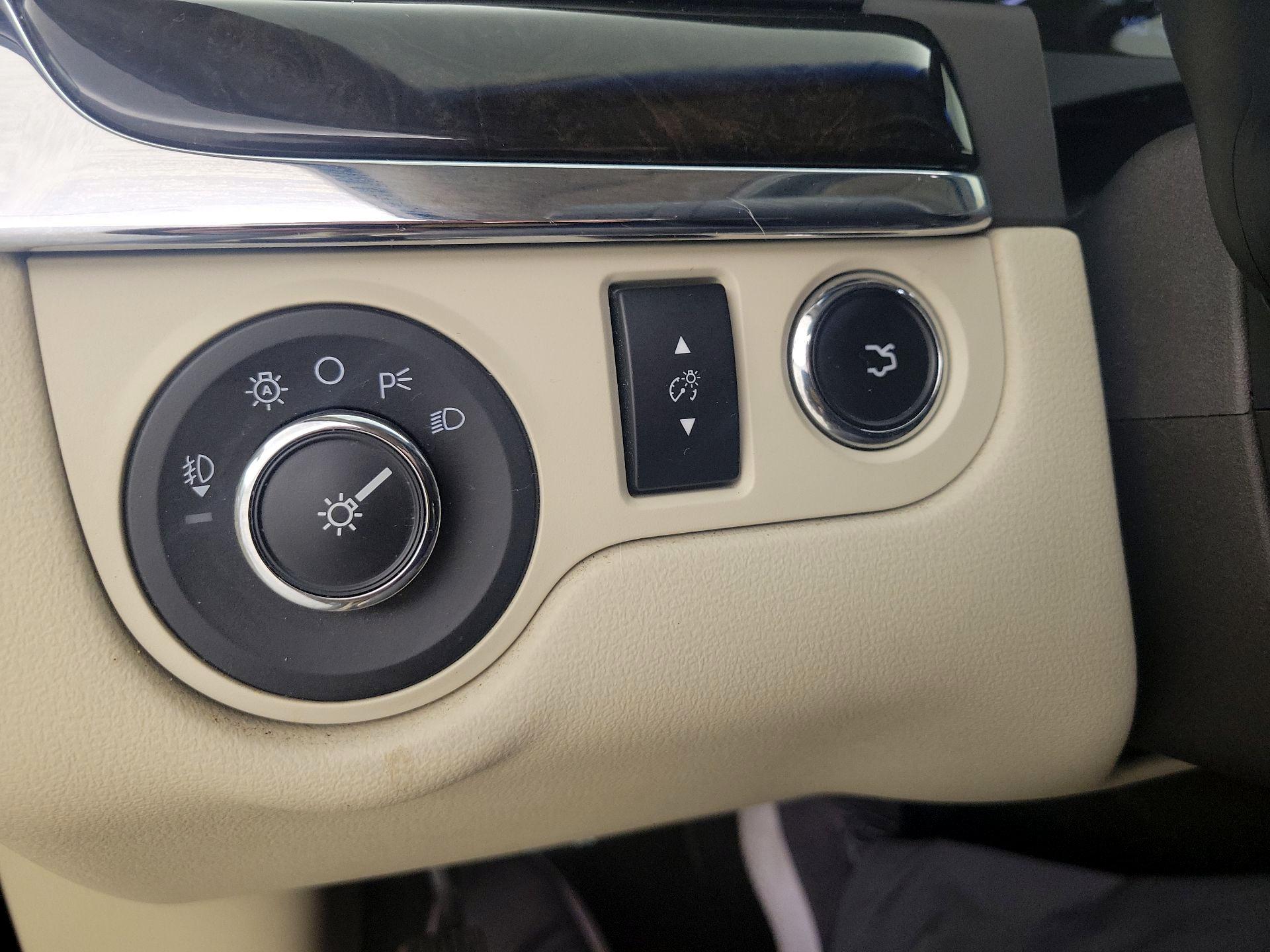 Thumbnail: 2016 Lincoln MKS - 13