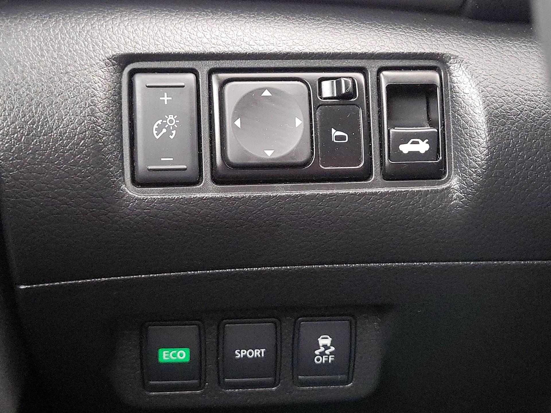 Thumbnail: 2014 Nissan Sentra - 13