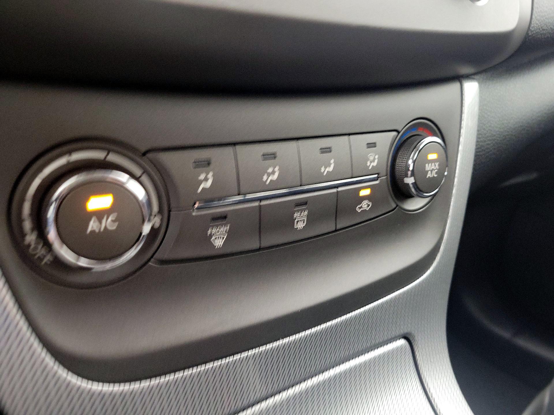 Thumbnail: 2014 Nissan Sentra - 15