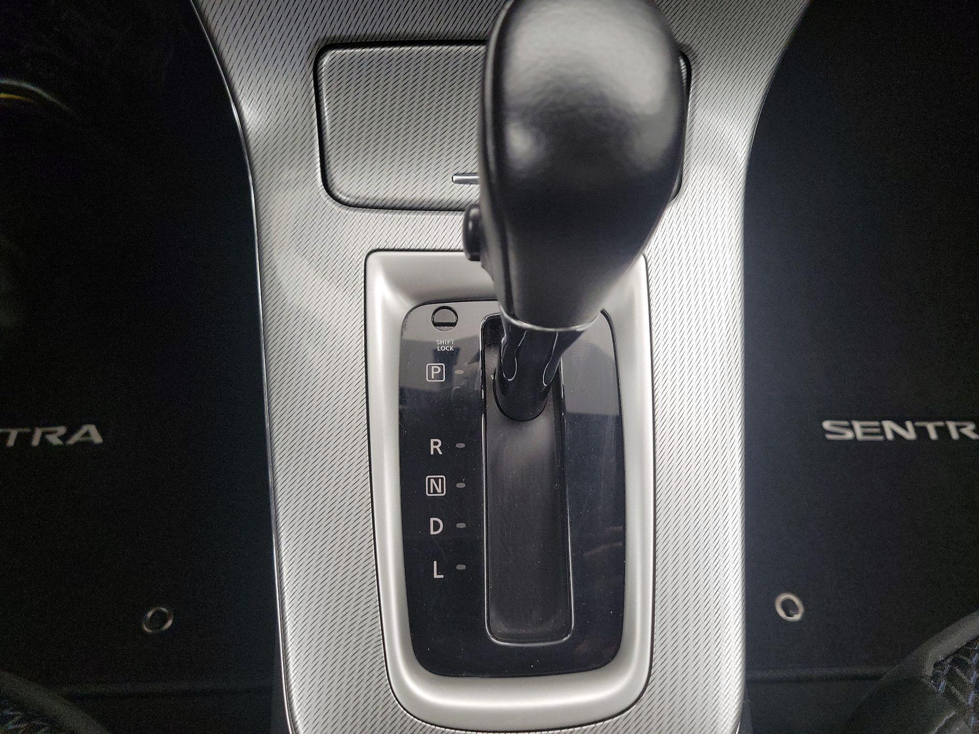 Thumbnail: 2014 Nissan Sentra - 16