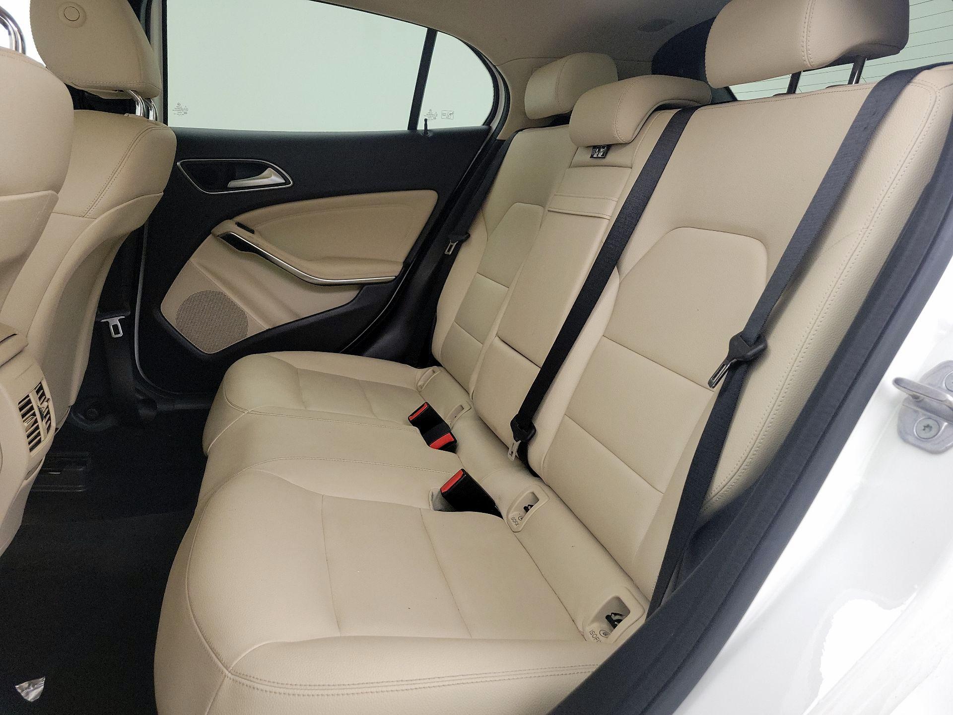 Thumbnail: 2019 Mercedes-Benz GLA - 19