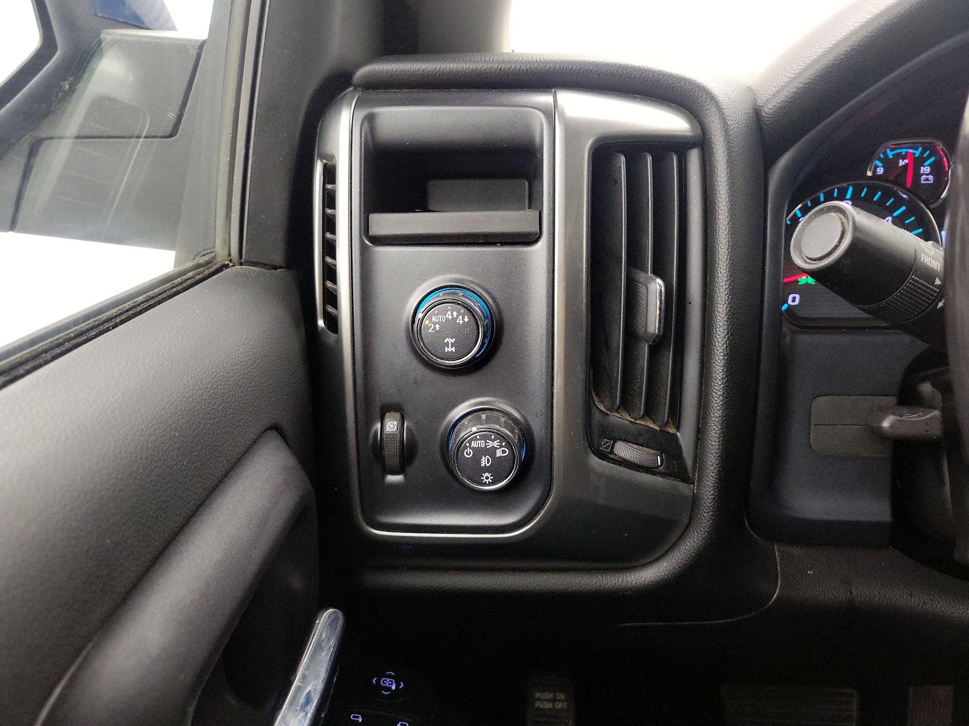Thumbnail: 2018 Chevrolet Silverado 1500 - 13
