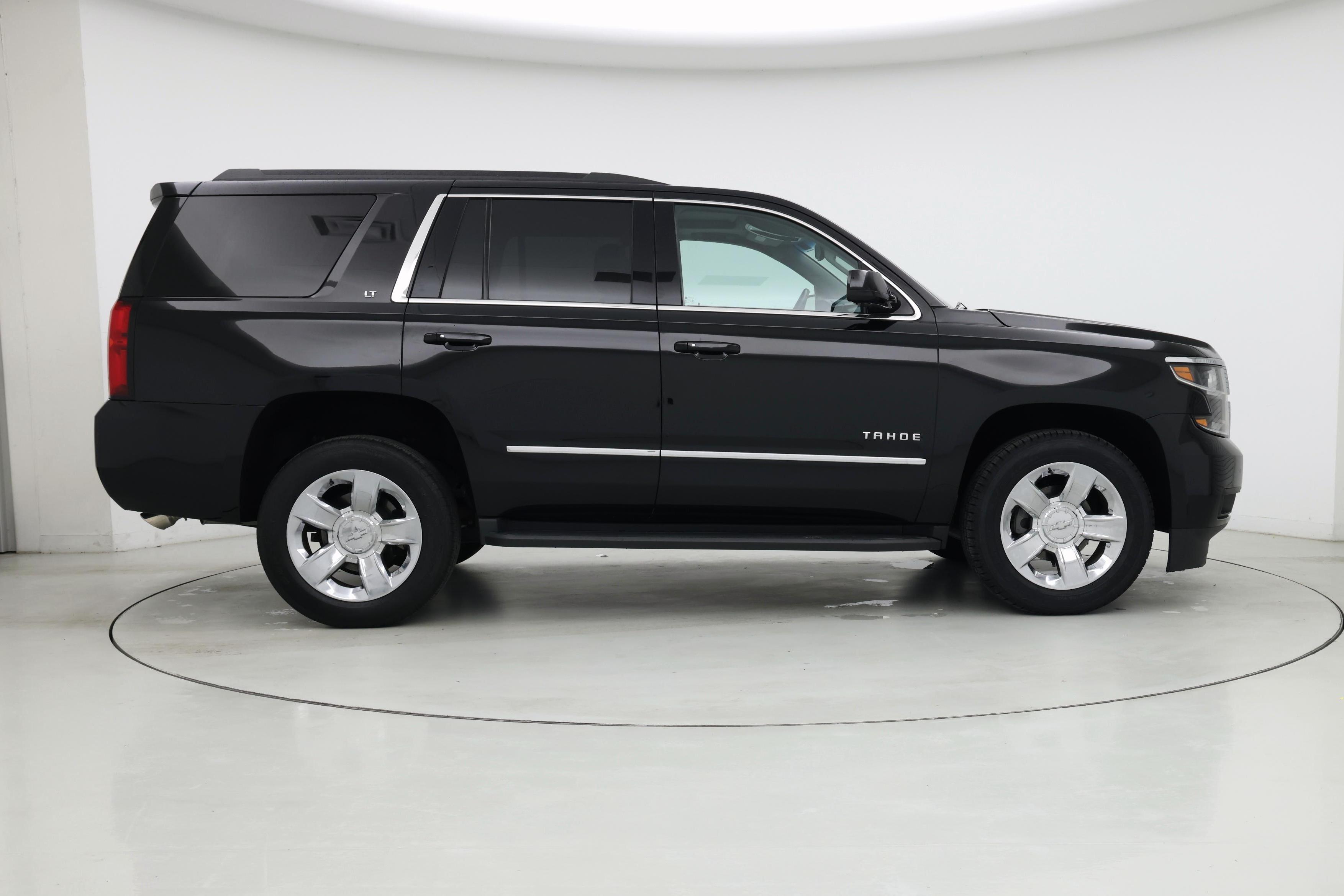 Thumbnail: 2017 Chevrolet Tahoe - 7