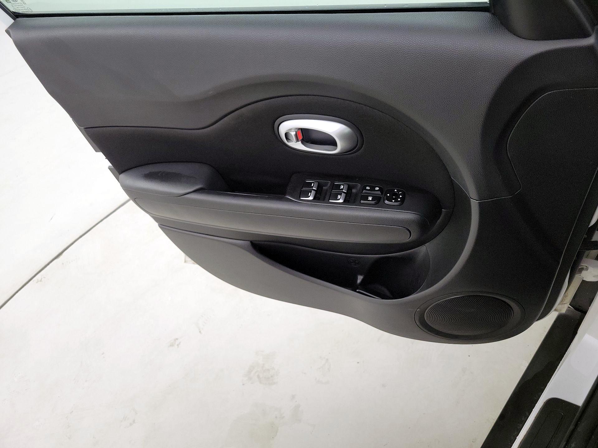 Thumbnail: 2017 Kia Soul - 12