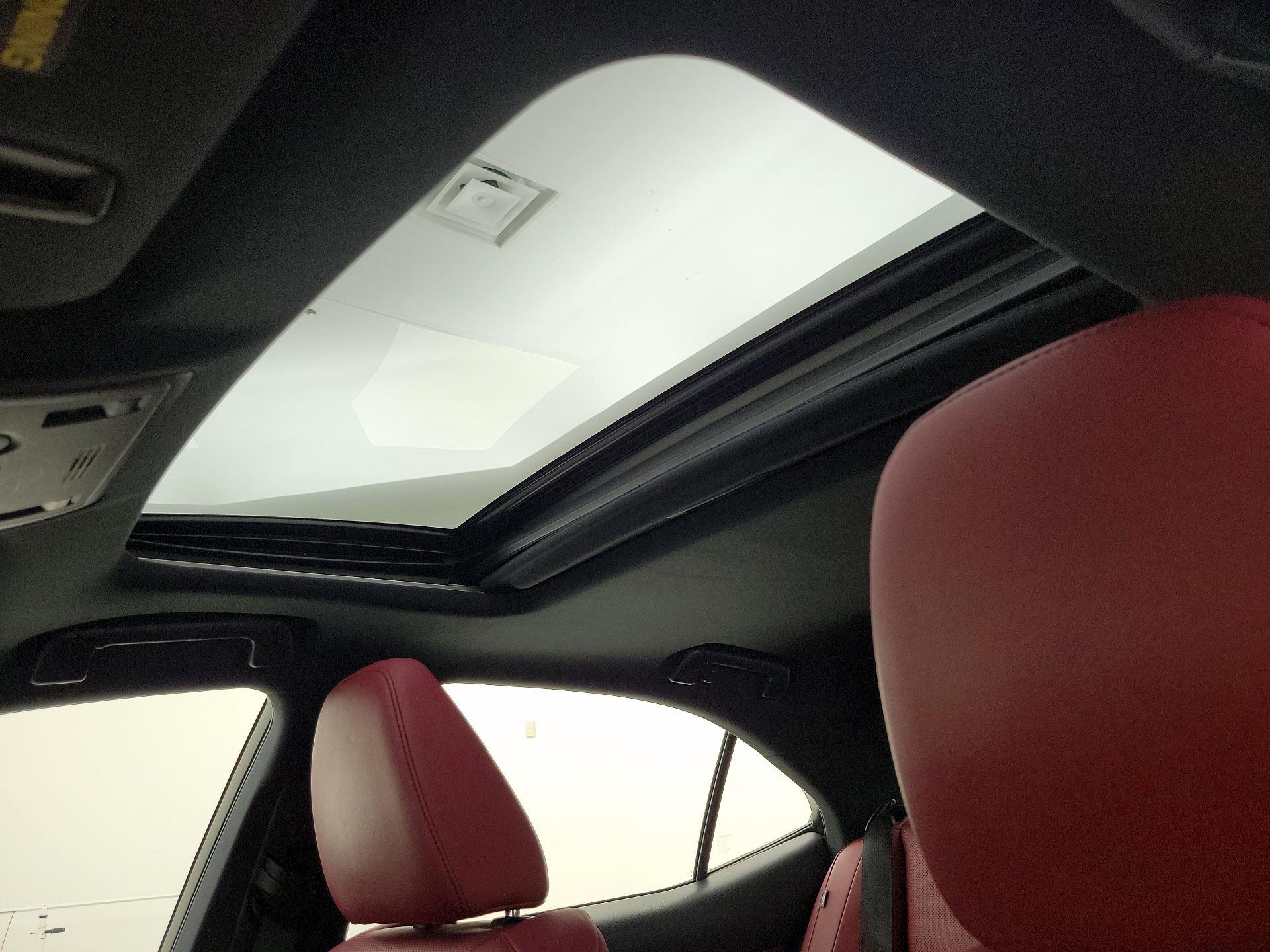 Thumbnail: 2015 Lexus IS - 20